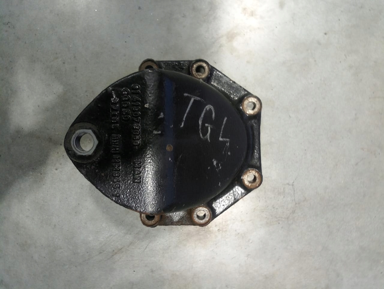 WIESZAK UCHWYT RESORA MAN TGL NR. 81413073060 Producent części MAN OE