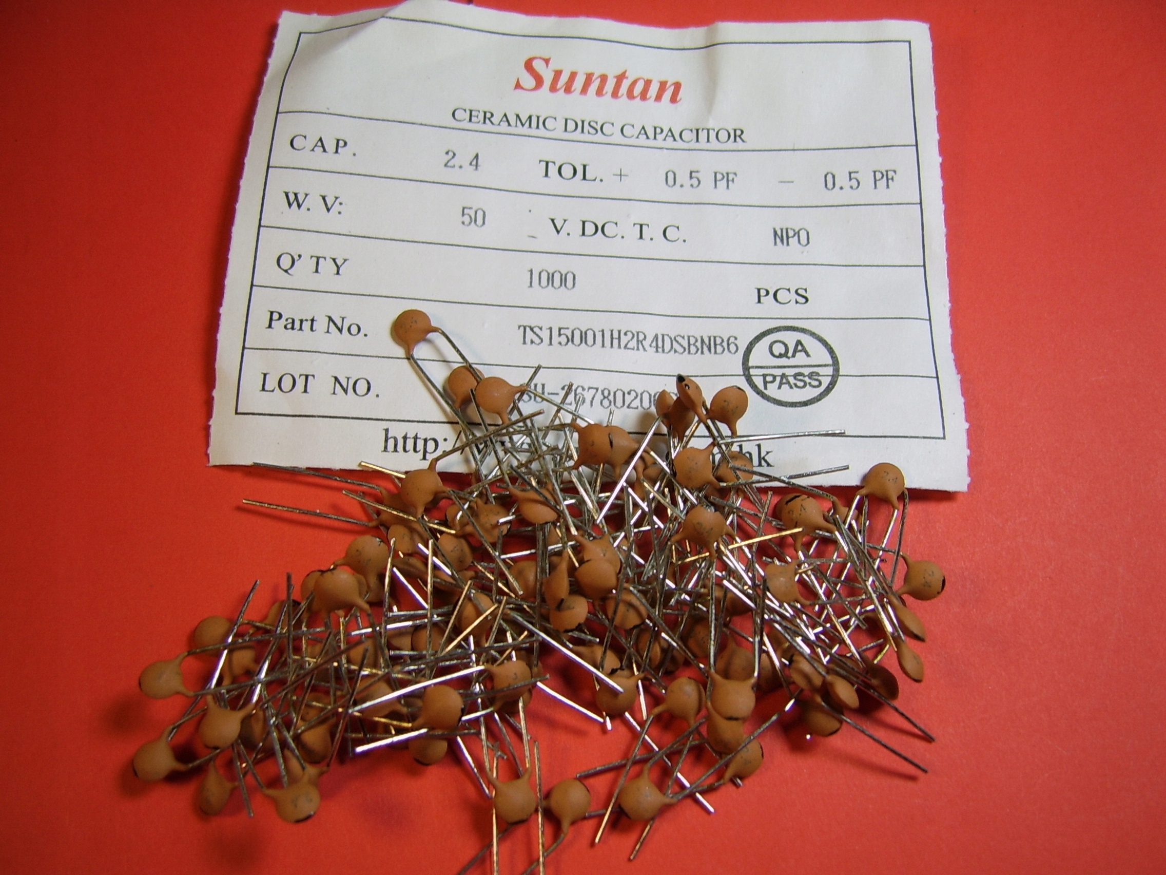 100x 2.4pF 50V +/-0.5pF NP0 kond. ceramiczny Tht