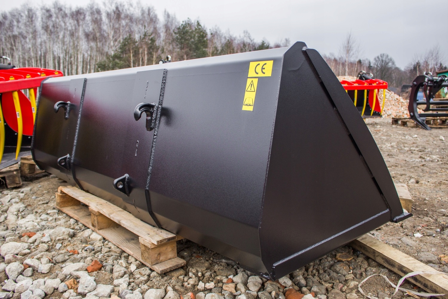 L12EM1 - Ковш 0,4 м3 lycha l12e универсальное крепление евро