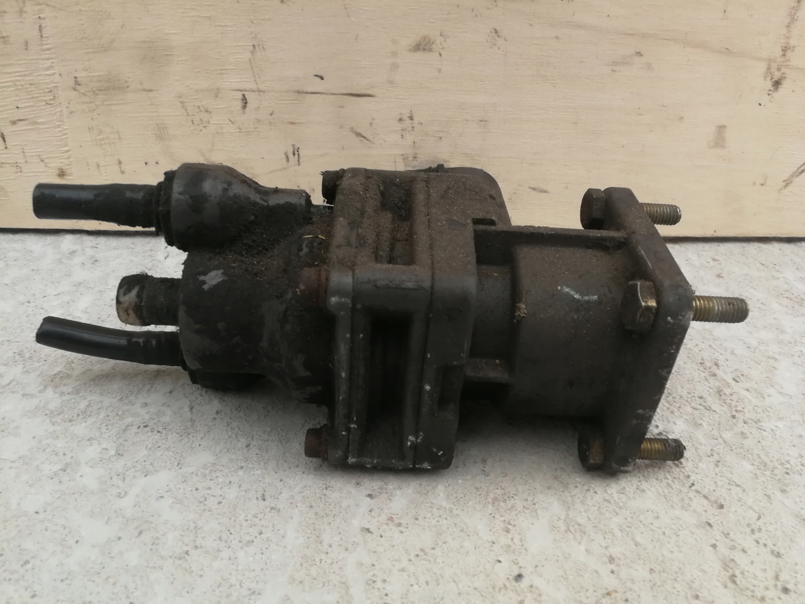 ZAWÓR HAMULCA GŁÓWNEGO MERCEDES 814 Typ samochodu Samochody osobowe Samochody dostawcze