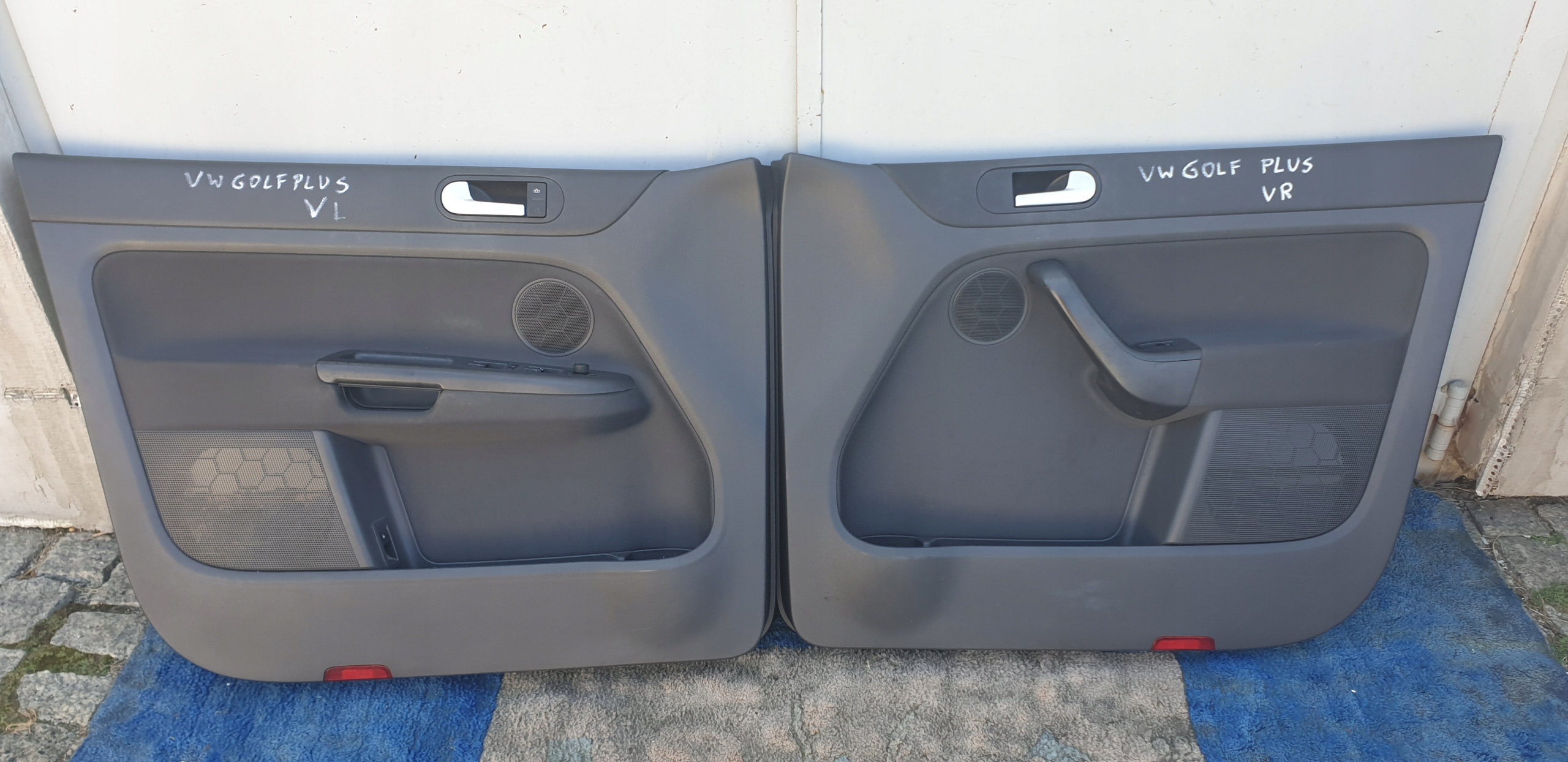 VW GOLF V VI PLUS 5M0 TAPICERKA DRZWI LEWY PRZÓD