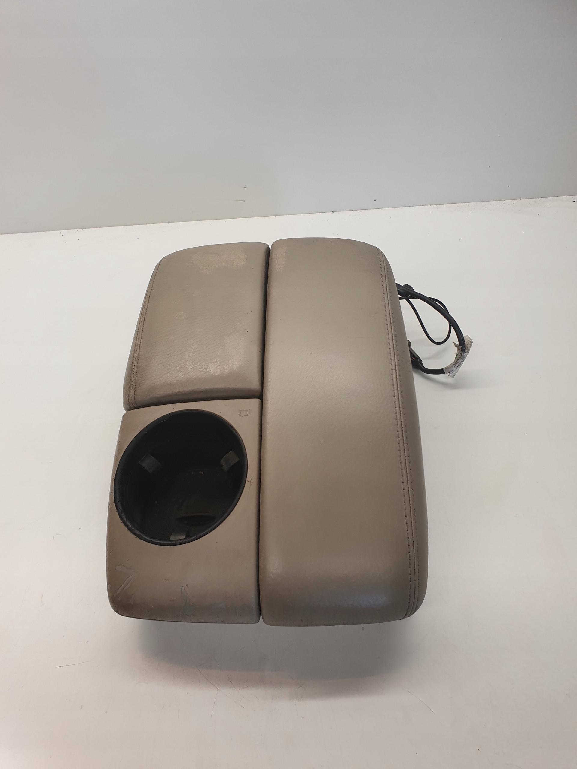 PODLOKIETNIK AUDI Q7 4L BEZOWY