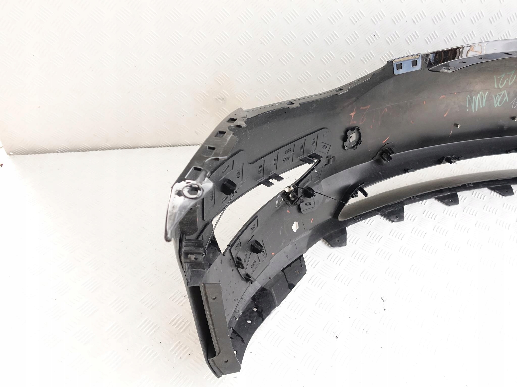 TESLA III 3 bumper front 1084175-00-D