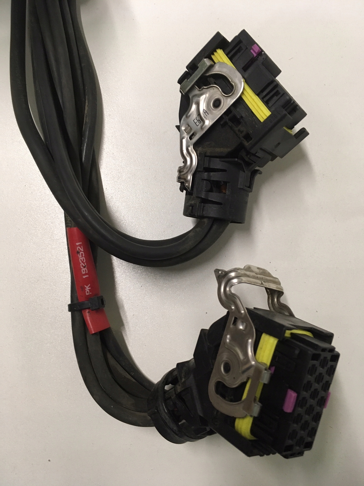 WIAZKA PRZEWODOW ELEKTRYCZNYCH SCANIA R e5 ADBLUE Weight with packaging 5 kg