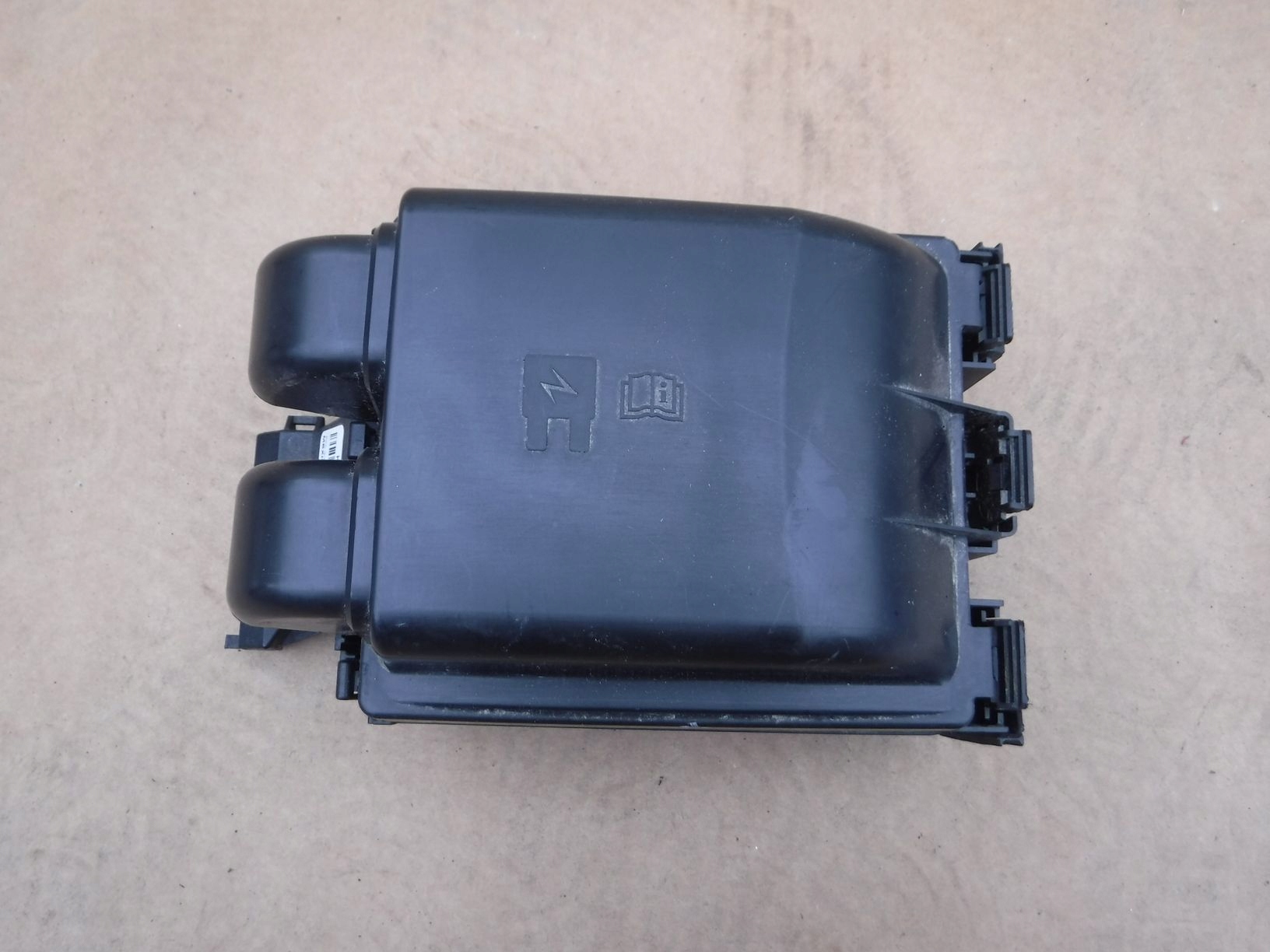 PUSZKA BEZPIECZNIKÓW FORD CONNECT LIFT 2.5 BENZYNA USA