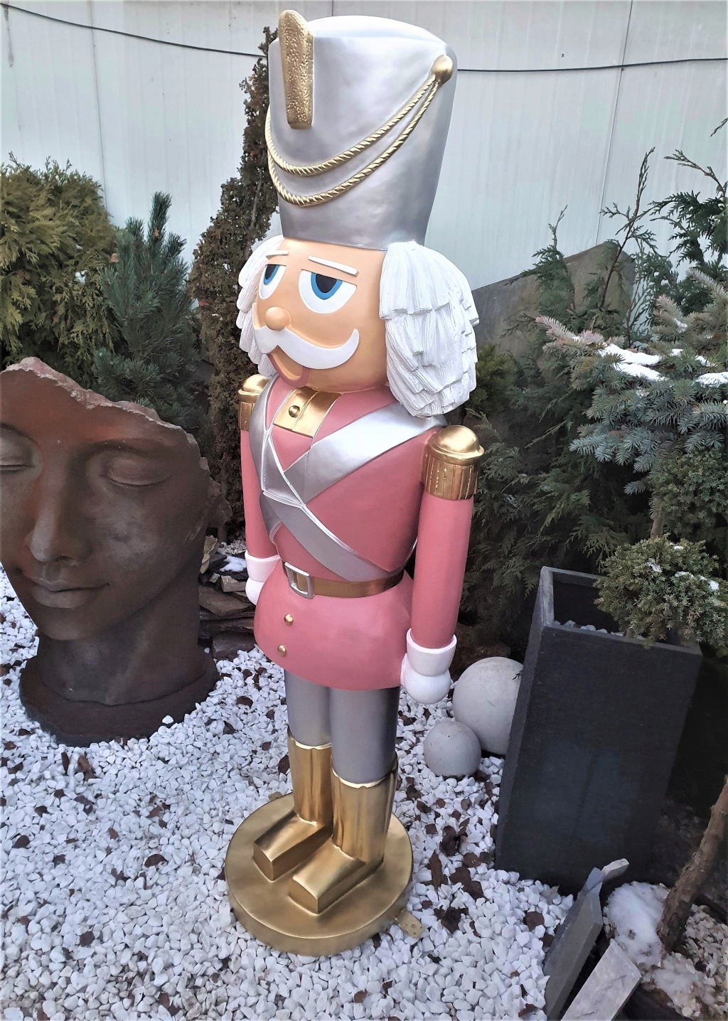 FIGURKA OGRODOWA - DZIADEK DO ORZECHÓW - XXL II Szerokość produktu 55 cm