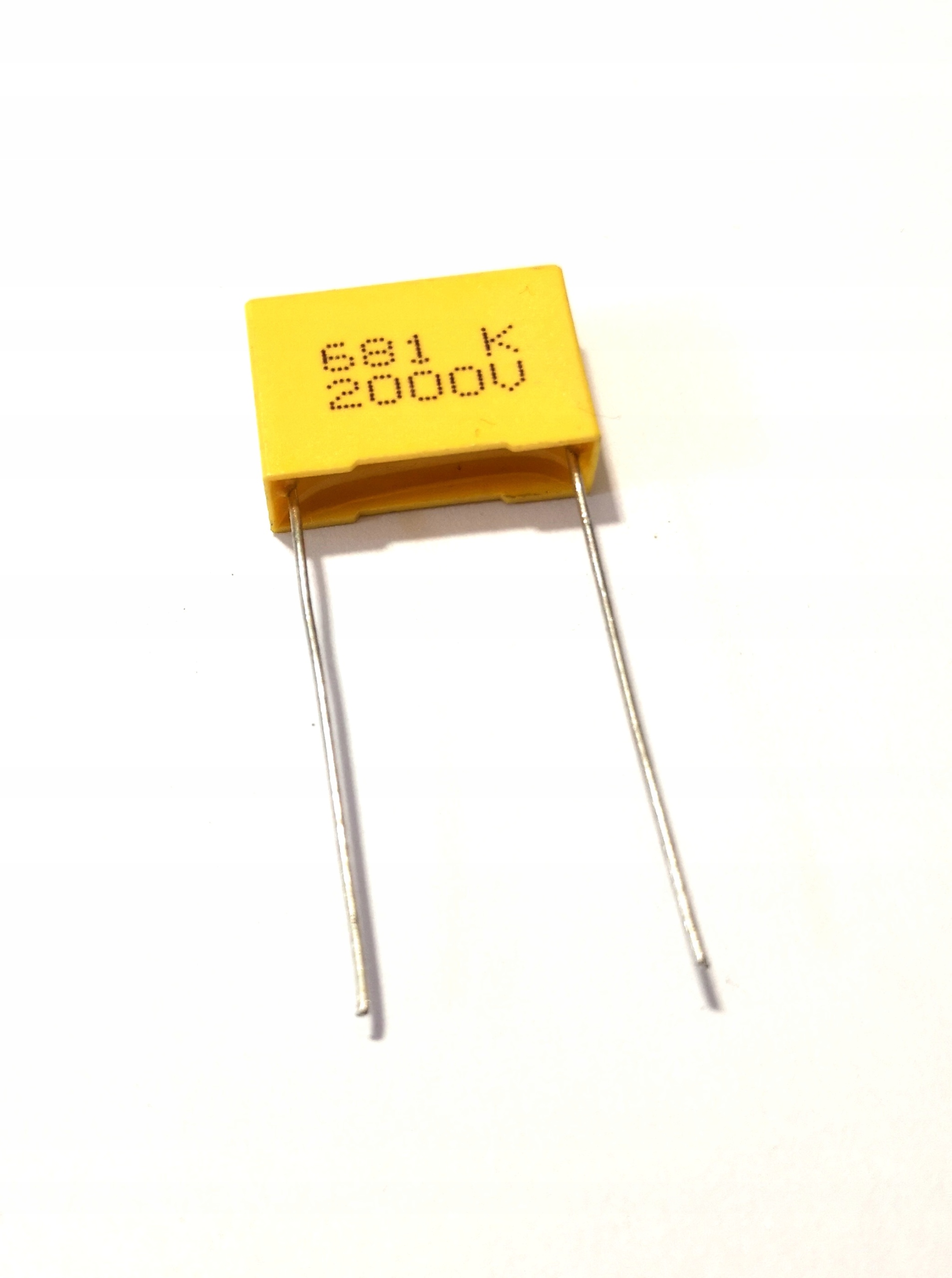 

Kondensator polipropylenowy 680pF 2000V rast. 15mm