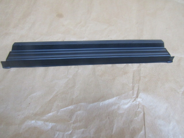 11 MERCEDES W201 190 LISTWA PROGOWA NAKLADKA NA PROG TYLNA CZARNA