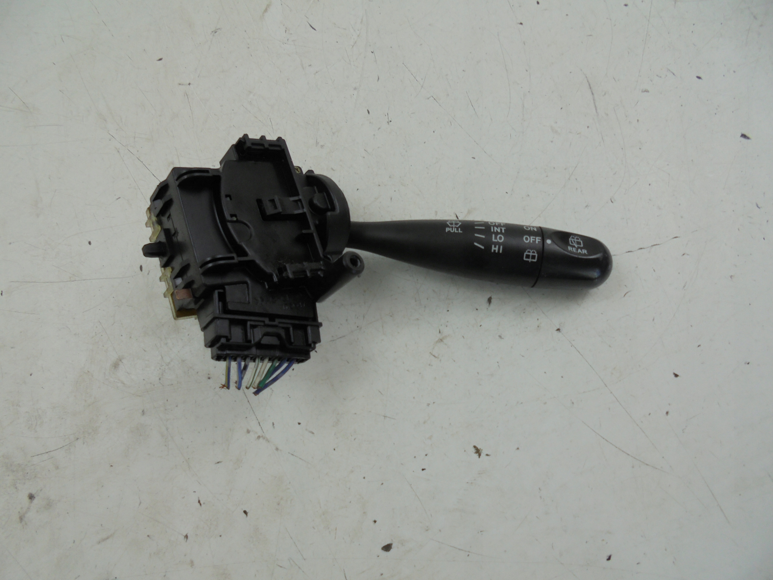 MANETKA PRZEŁĄCZNIK WYCIERACZEK YARIS I VERSO