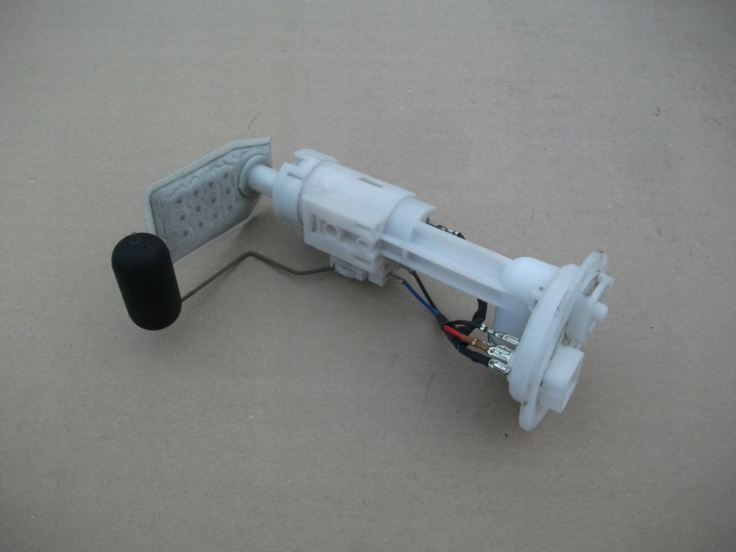 YAMAHA XMAX 125 POMPA PALIWA PLYWAK