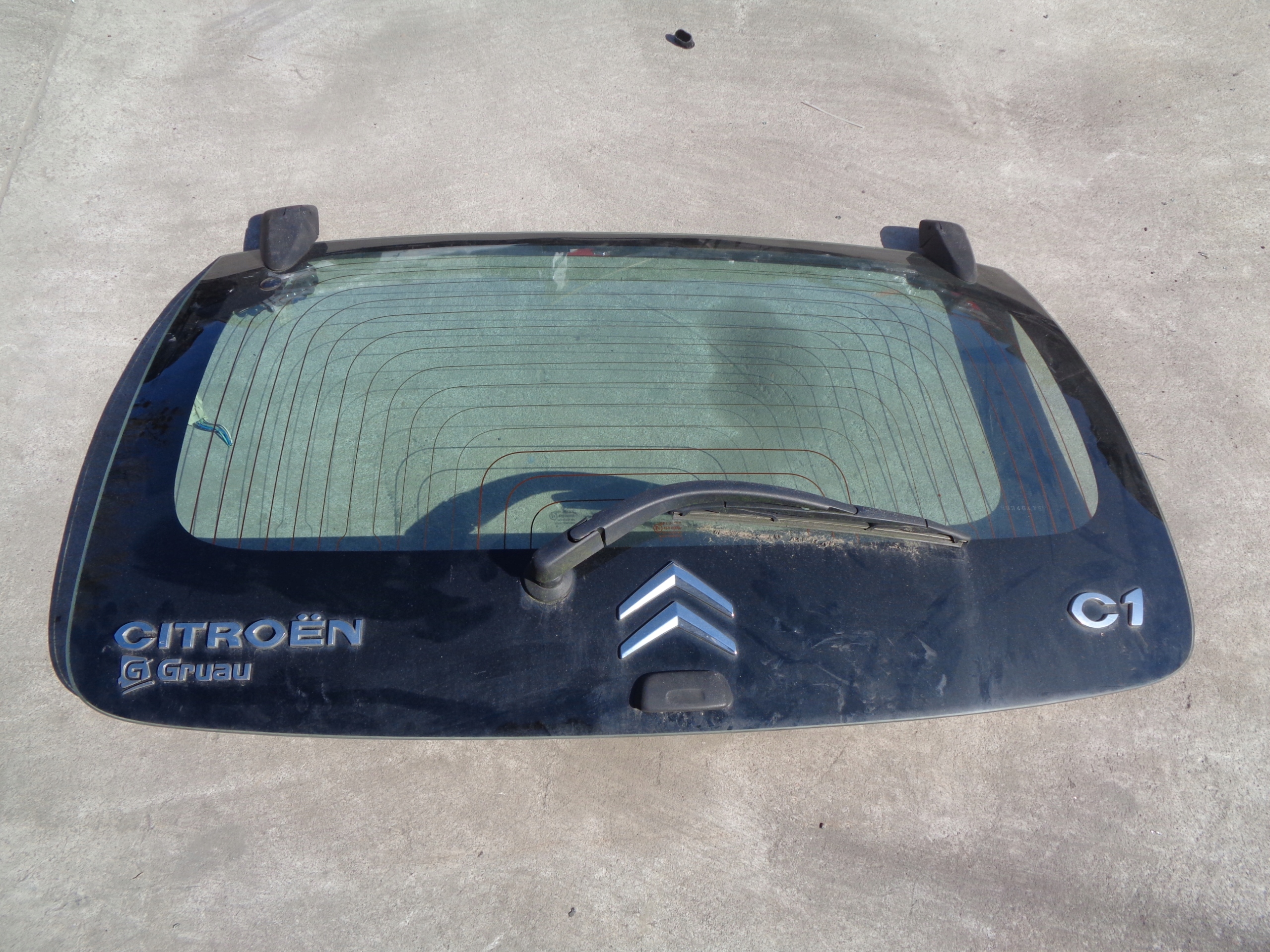 Citroen C1 заднє скло