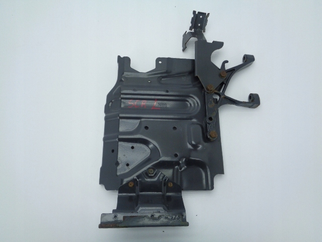 SCANIA R ЛИСТОВОЕ КРЕПЛЕНИЕ ОСУШИТЕЛЯ Л