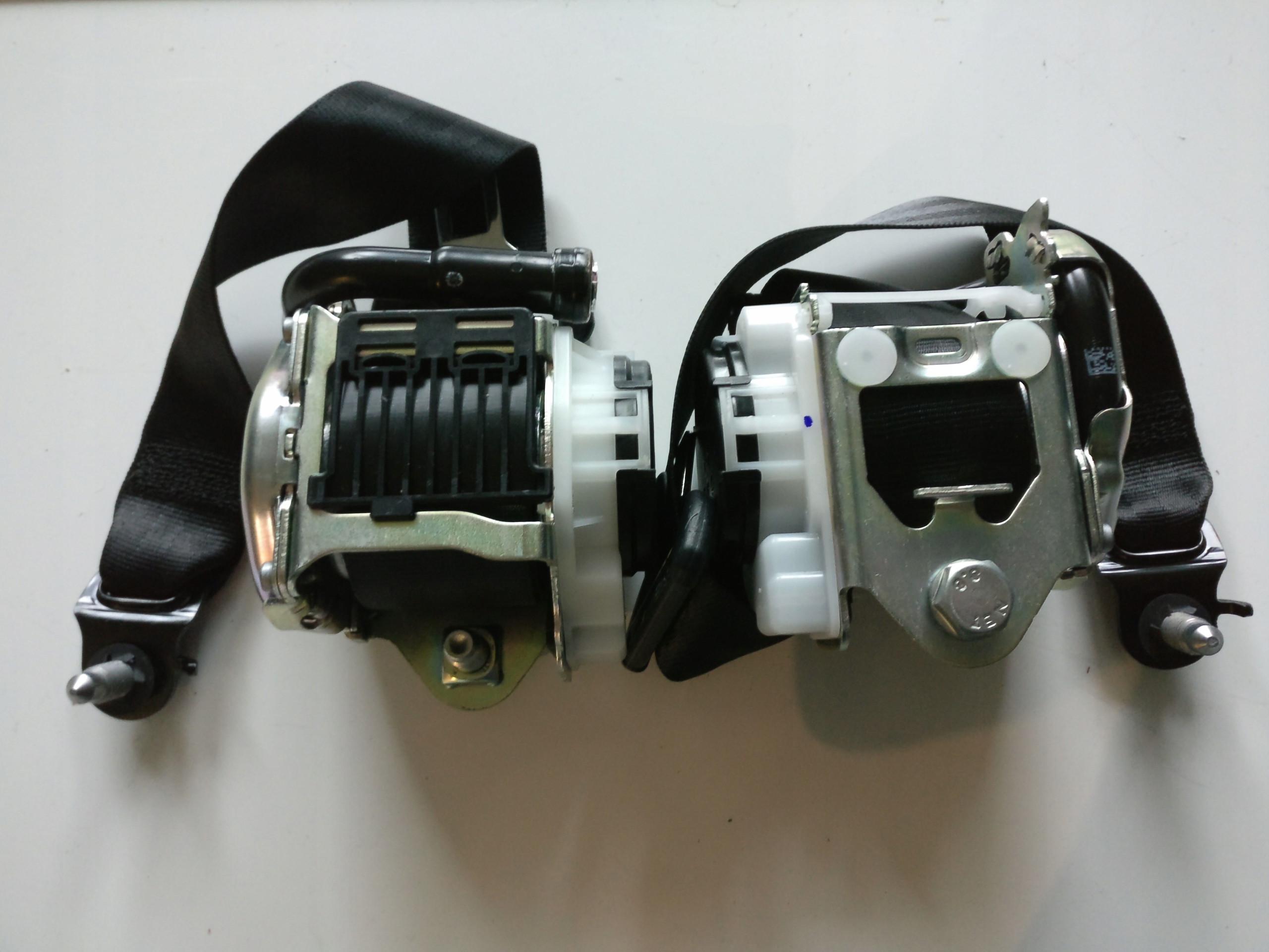 4K8857805A - AUDI A6 C8 / A7 4K8 ремни задние задние оригинал 2018-