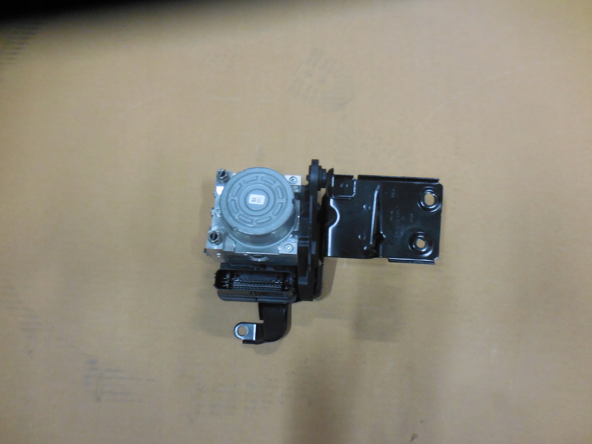 VW ГЛАВНЫЙ ТОРМОЗНОЙ ЦИЛИНДР ABS 3Q0907379AA 3Q0614517AA