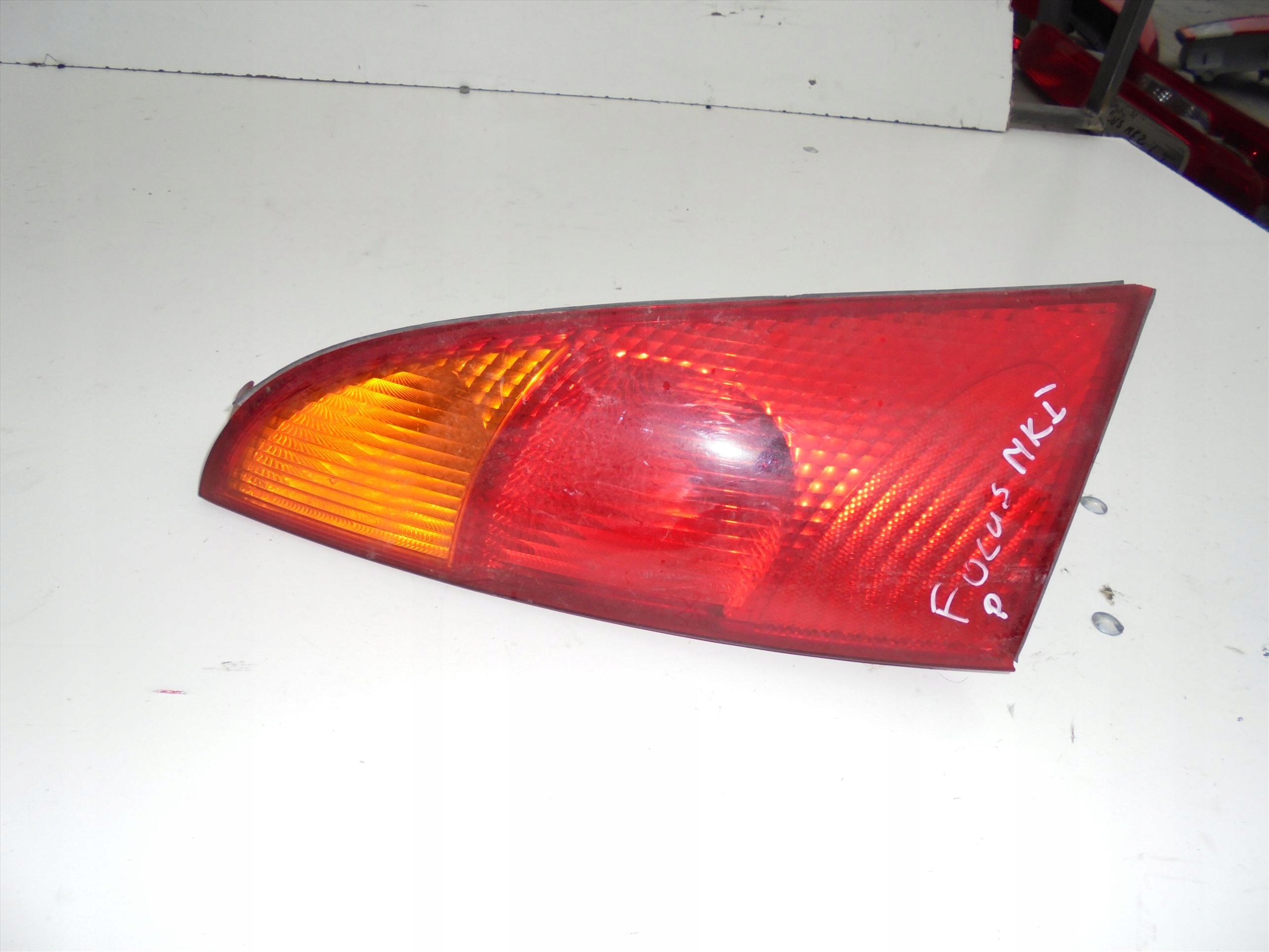 фонарь правый FORD Focus MK1