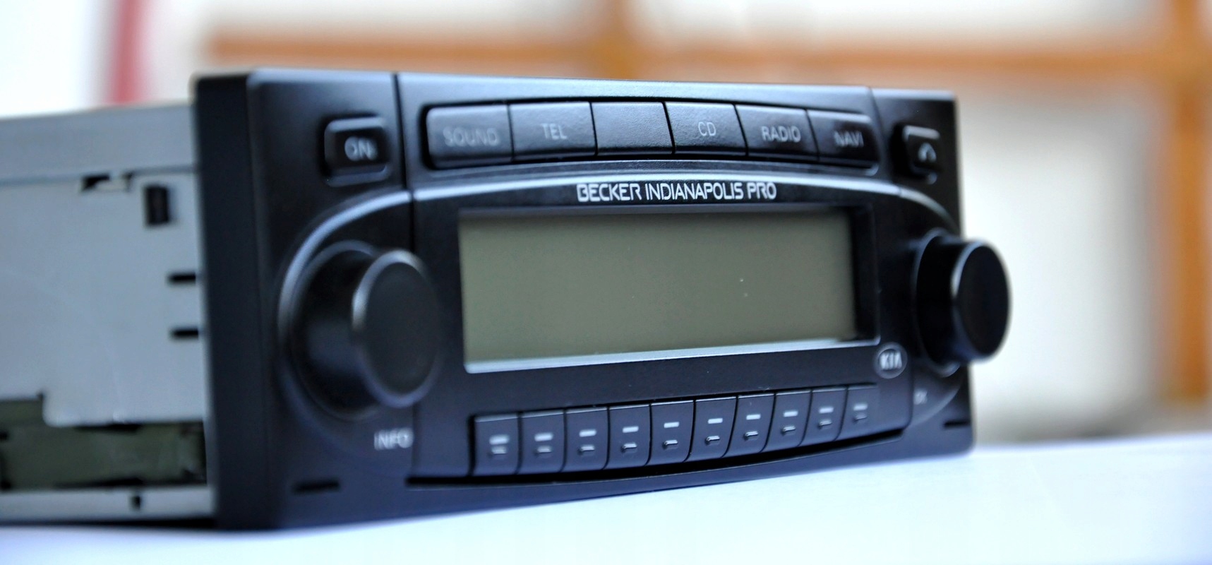 RADIO SAMOCHODOWE BECKER INDIANAPOLIS PRO FM MP3 Komunikacja brak