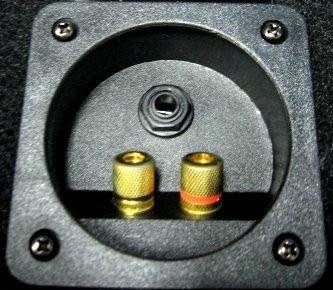 ZESTAW ESTRADOWY 800 W 2 KOLUMNY WZMACNIACZ 2 MIKR Konstrukcja dwudrożne