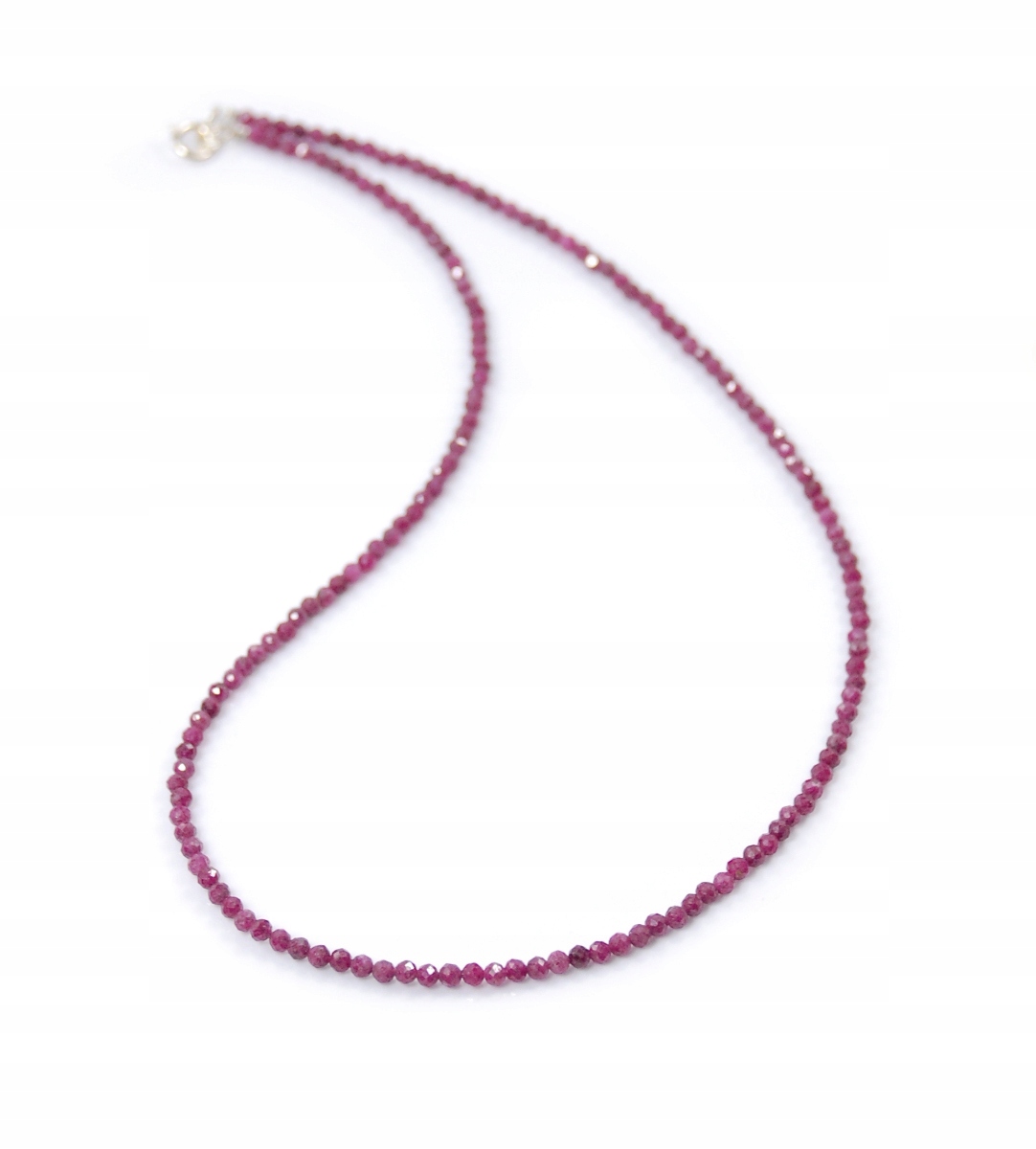 Náhrdelník přírodní Rubíny červené kuličky fasetované 3mm, stříbrné zapínání