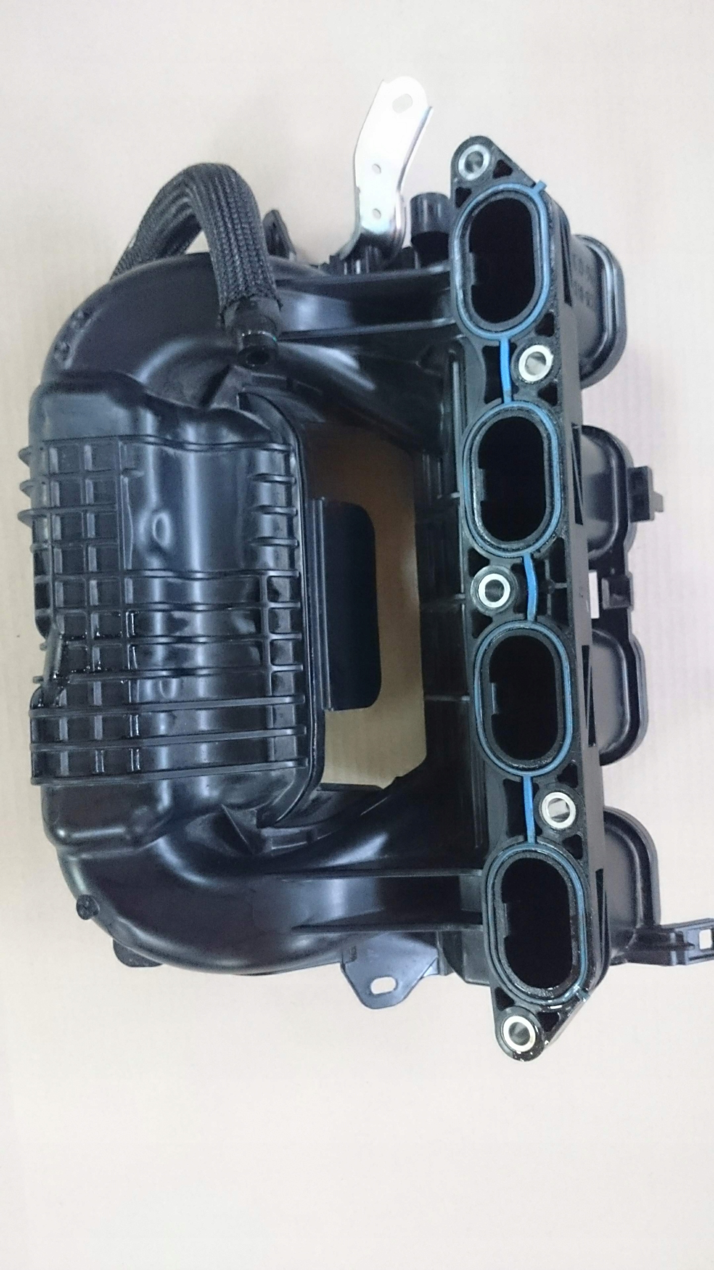 kolektor ssący Toyota C-HR CHR 1.8 Hybrid