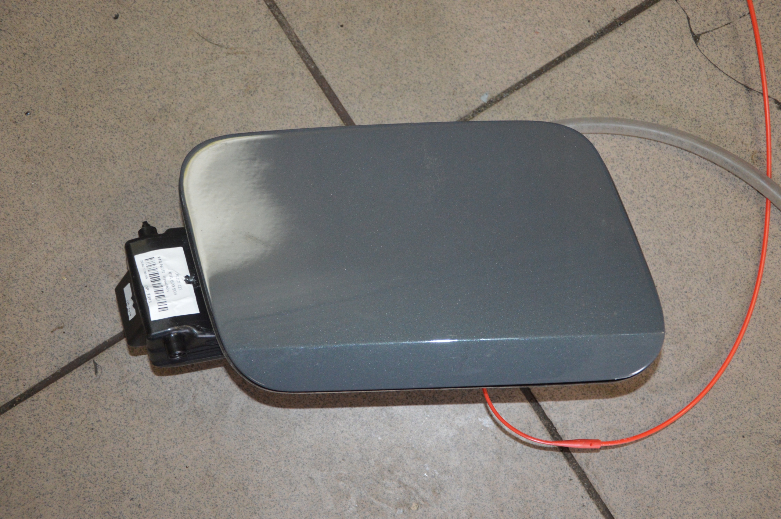 Audi Q2 Klapka Wlewu LX7M 81A809906