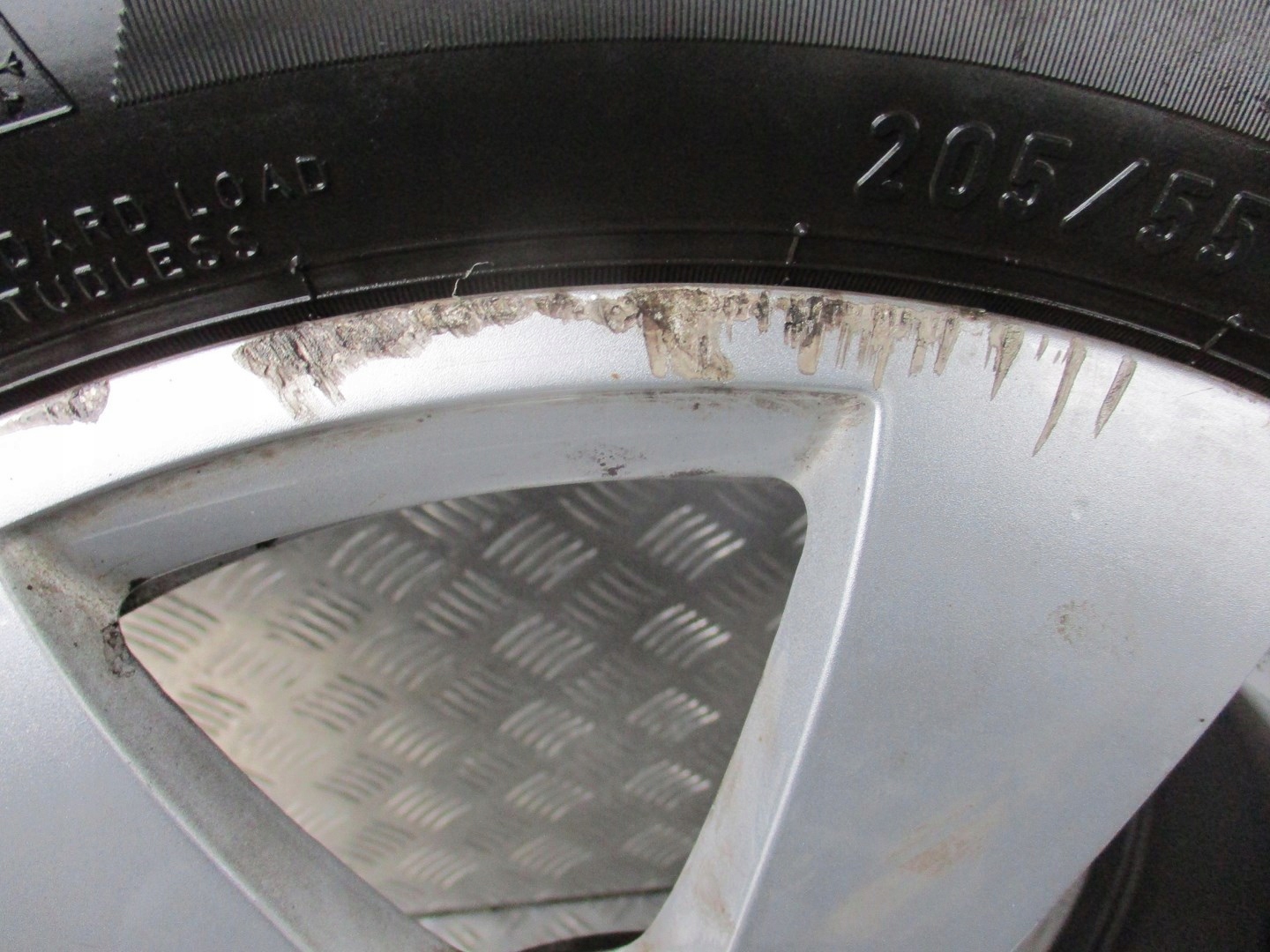 Koła Felgi Opony Mercedes C klasa 204 R16 Rodzaj felg Aluminiowe