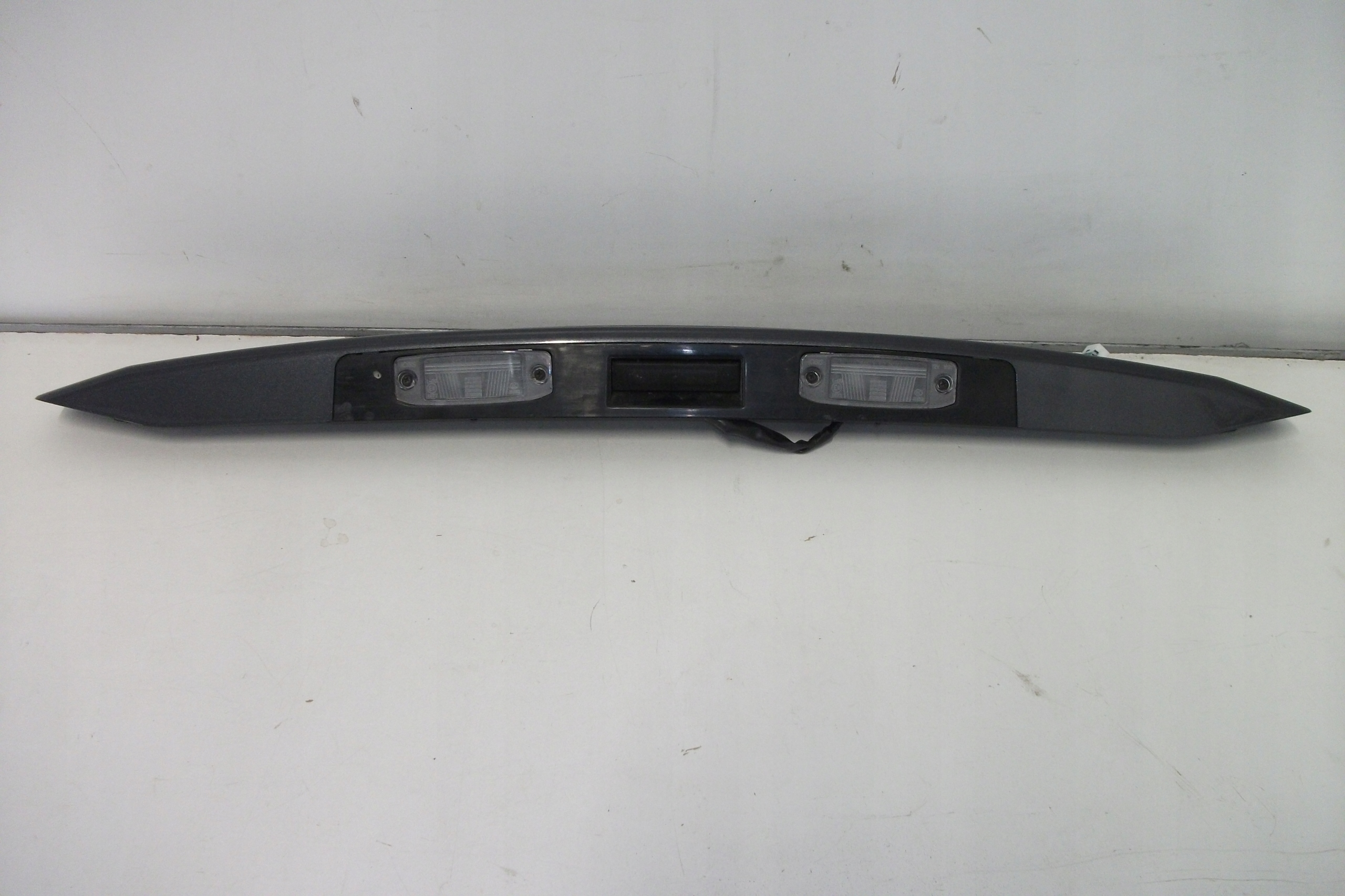 НАКЛАДКА НА ЗАДНЮ КРИШКУ HYUNDAI KONA