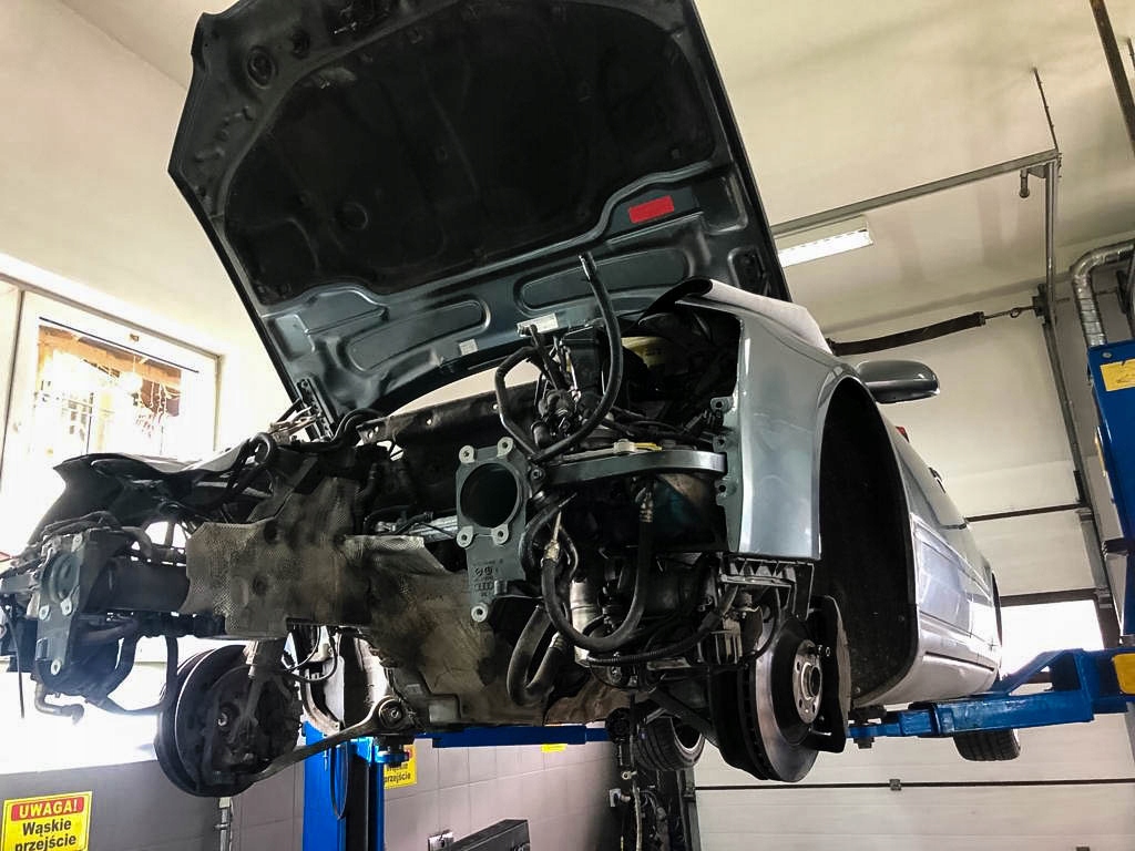 SILNIK AUDI A8 D4 4.2 FSI CDR Producent części Audi OE