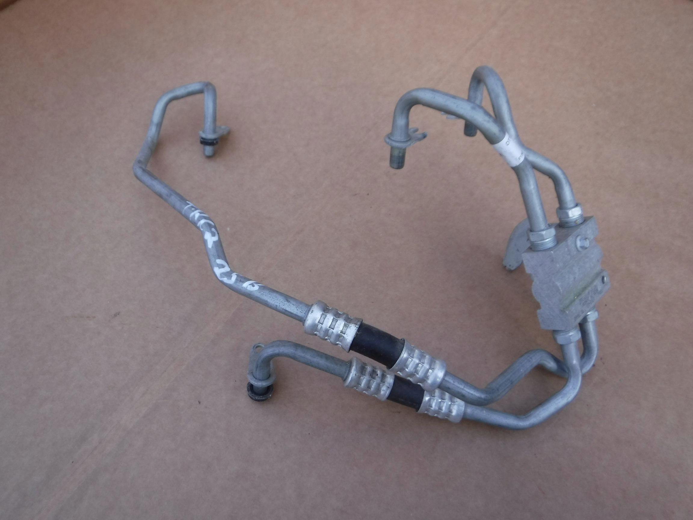 PRZEWODY SKRZYNI RURKI FORD CONNECT USA 2.5 AUTOMA Rodzaj skrzyni Automatyczna