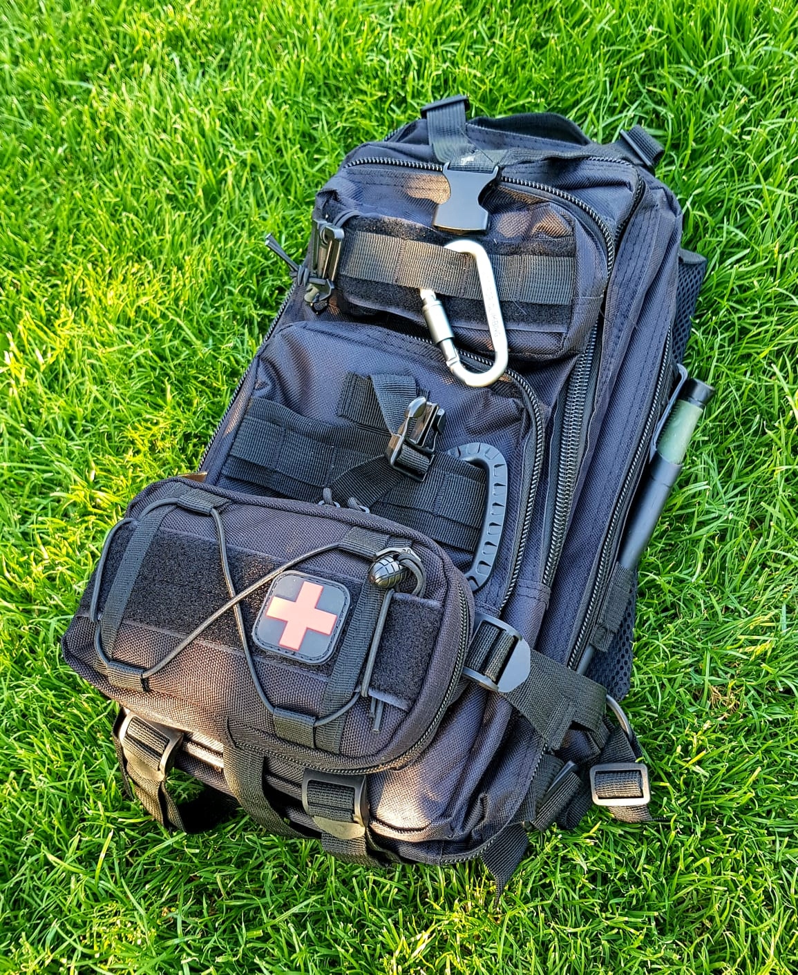 SASZETKA WOJSKOWA BIODRÓWKA NERKA + PASEK CZARNA Liczba komór 1