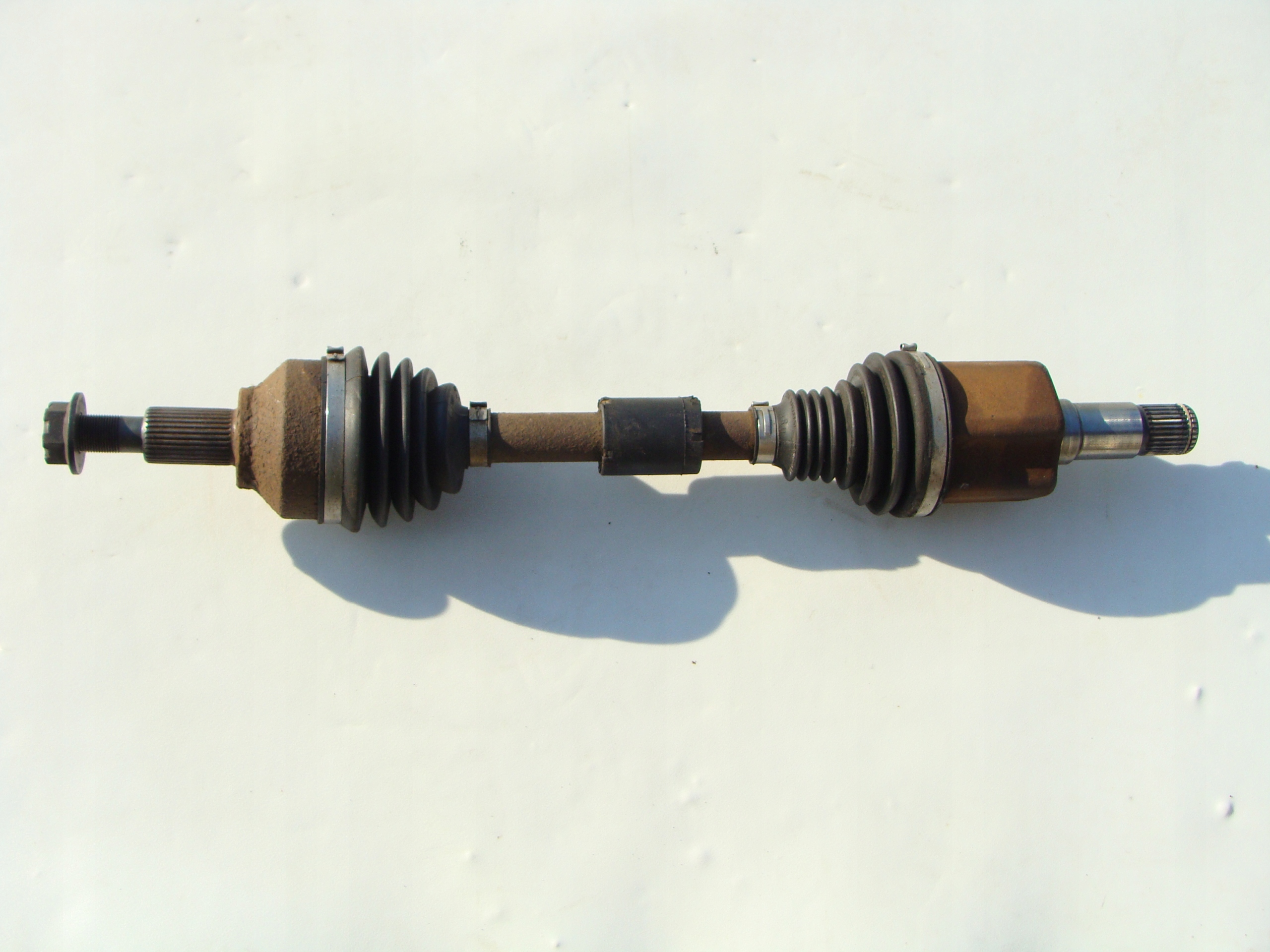 ПОЛУОСЬ ЛЕВА DODGE КРАЙСЛЕР 2.7 V6 P05273545ae