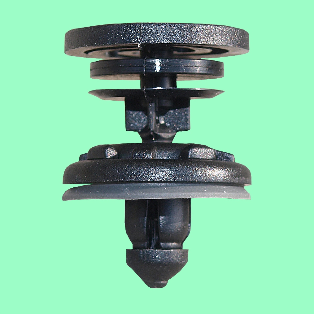 SPINKA TAPICERKI DRZWI AUDI A5 Q5 ZACZEP KOŁEK 118 Producent części Audi OE