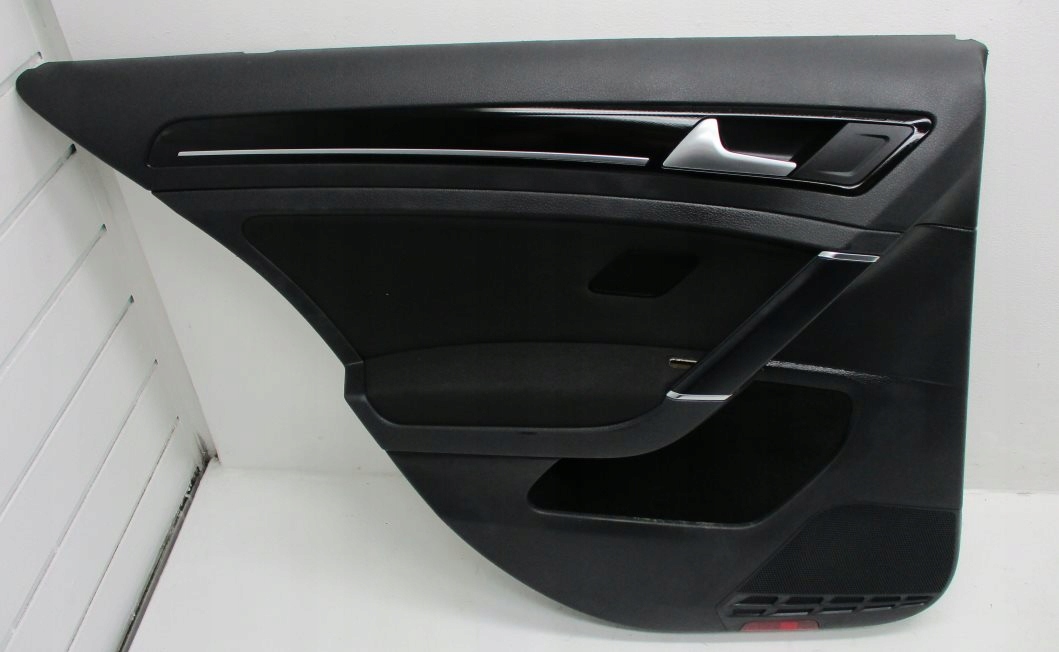 BOCZEK DRZWI LEWY TYŁ VW GOLF VII 7 5G6867211GQ