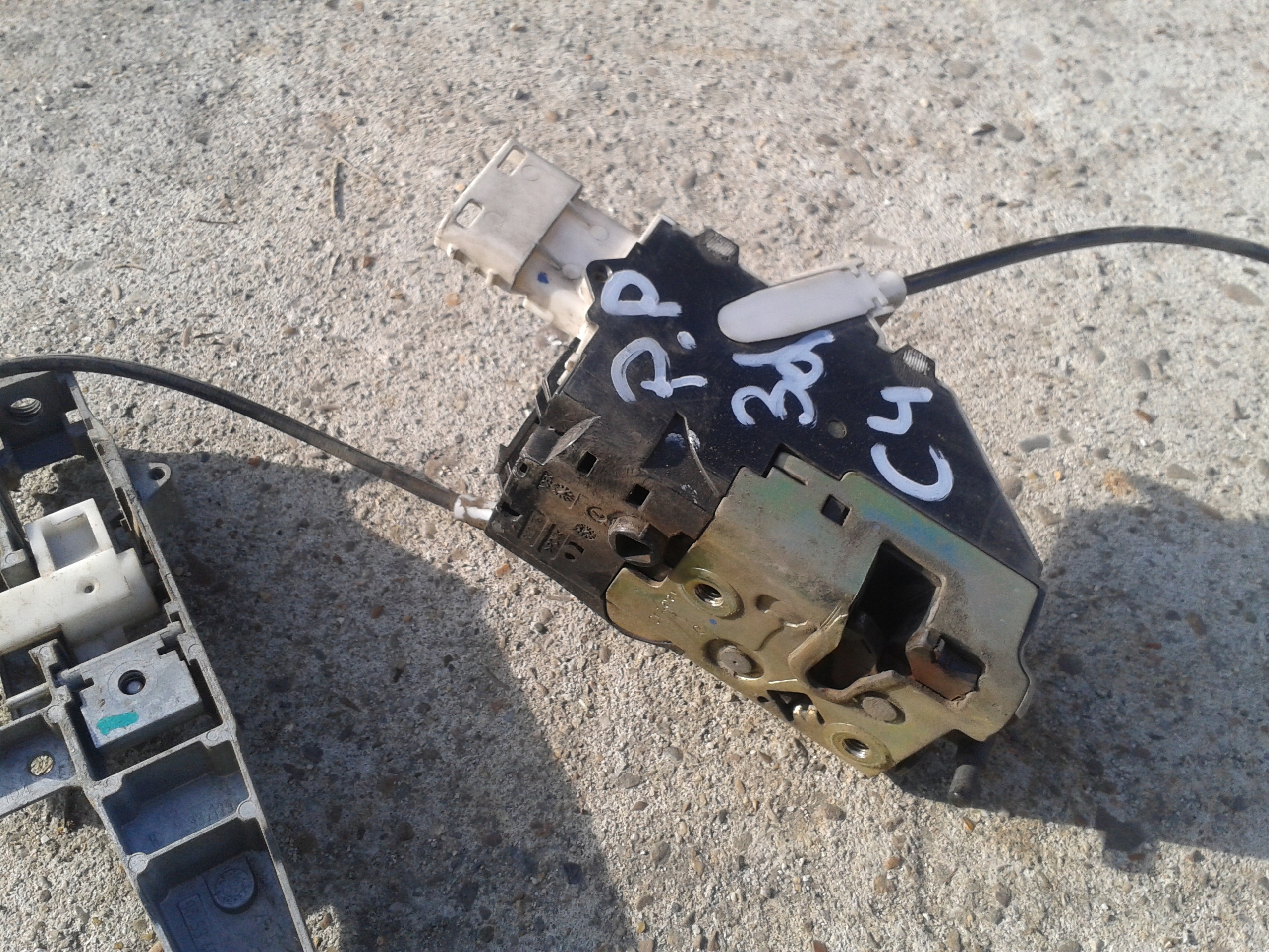 Замок правий CITROEN C4 3D 6P Європа