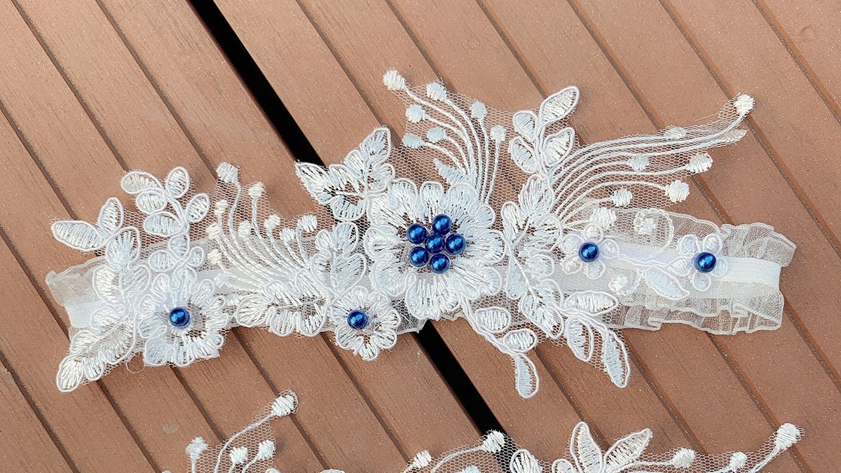 Весільна підв'язка біла з сапфіровими перлами Марка Інша марка