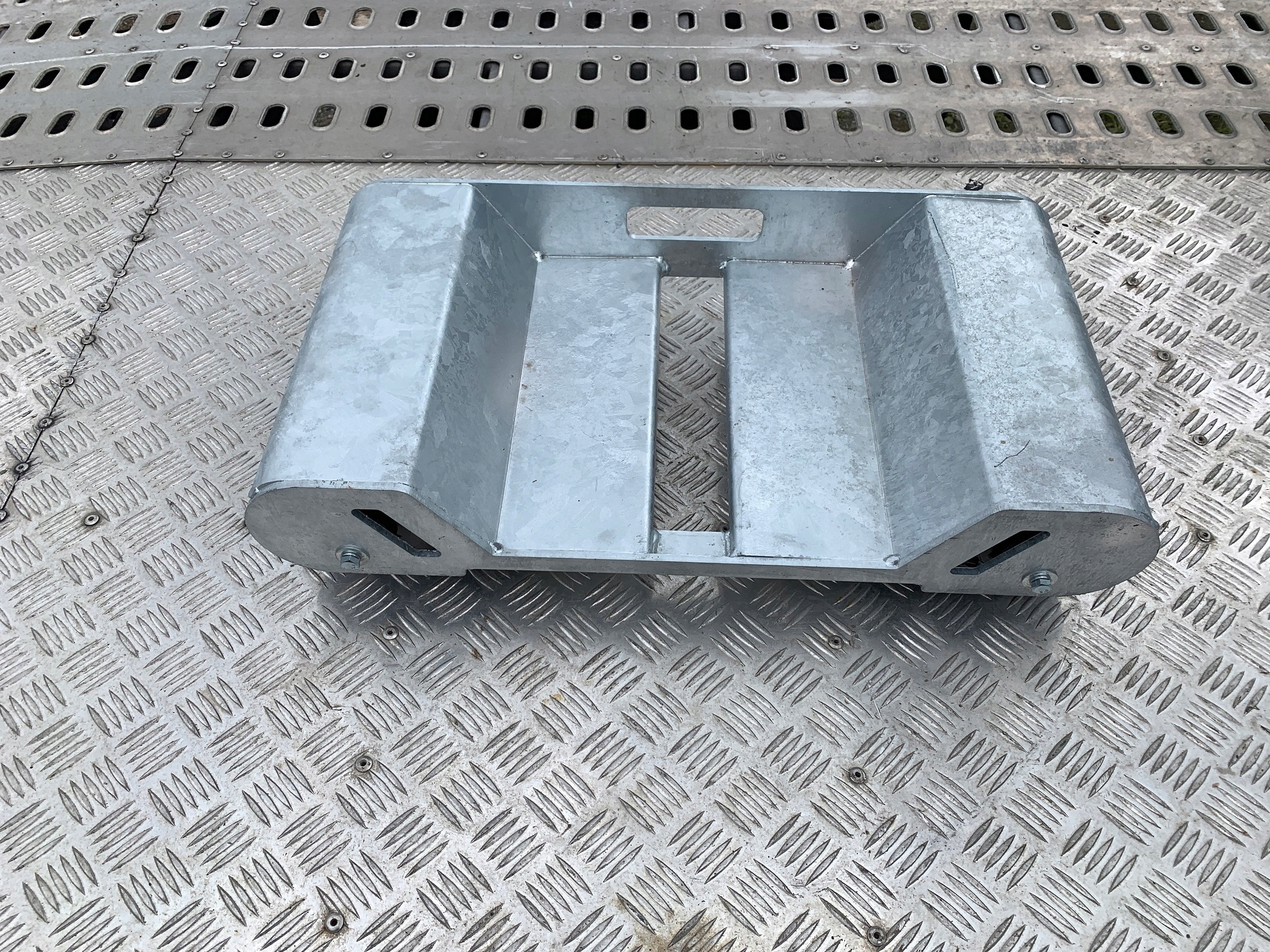 Trolley Transport Rollers Roll Under Torn Wheel