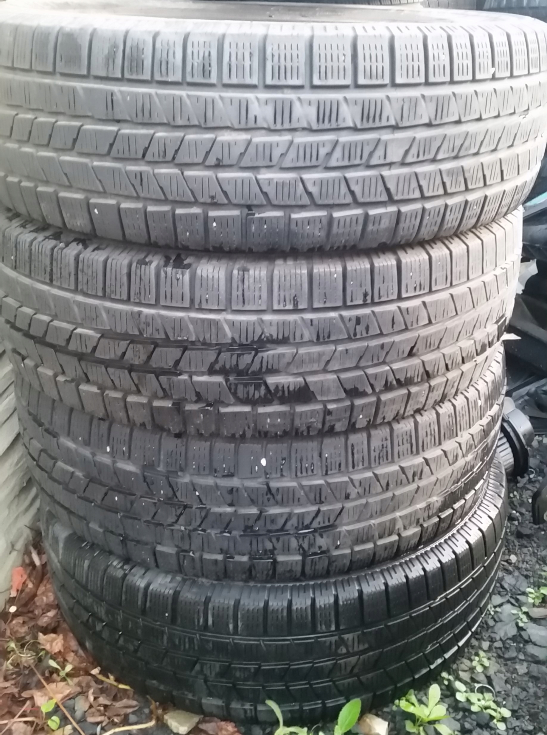PIRELLI SCORPION ICE & SNOW 225 / 65R17 102T 4ШТ