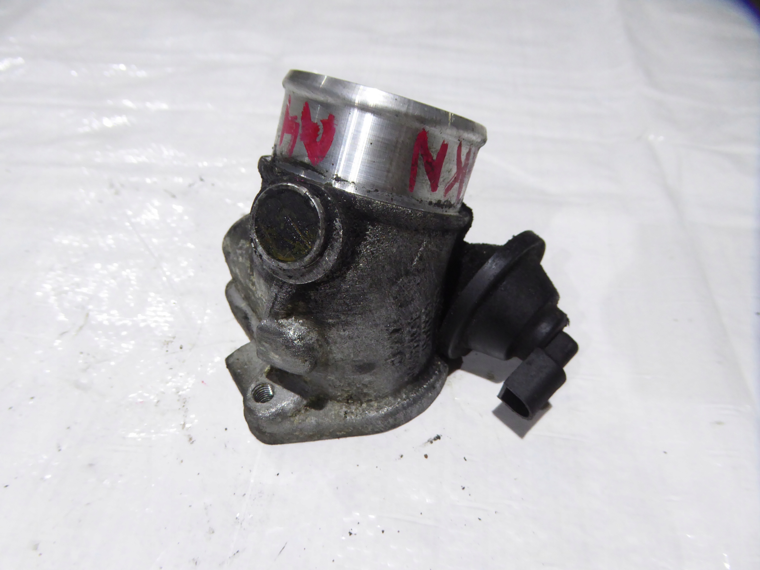 ДРОССЕЛЬНАЯ ЗАСЛОНКА vw PASSAT B5 A4 2.5 tdi 8D0145950C