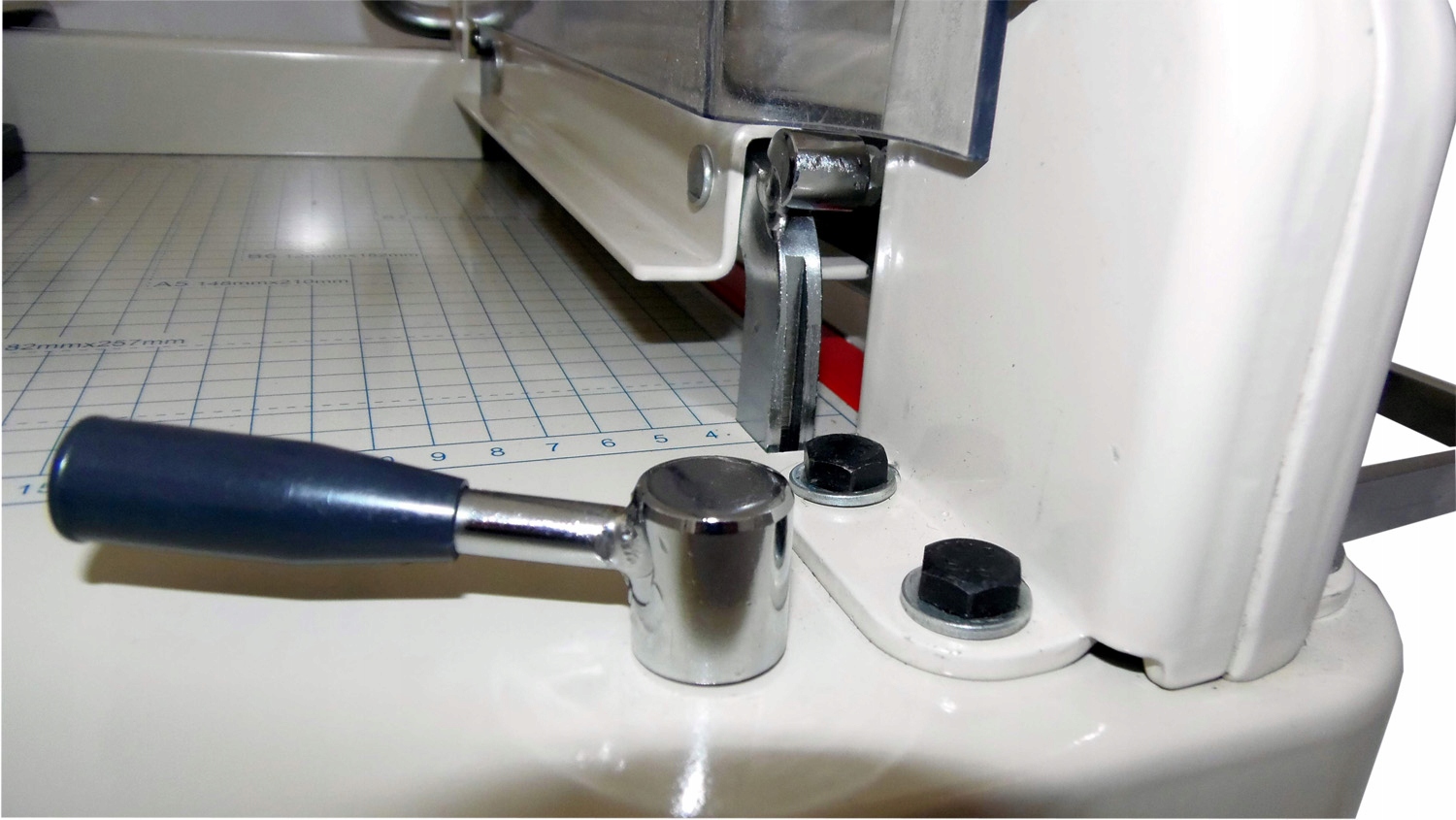 GILOTYNA do papieru DOCISK A4 metalowa + STOLIK Typ gilotyna