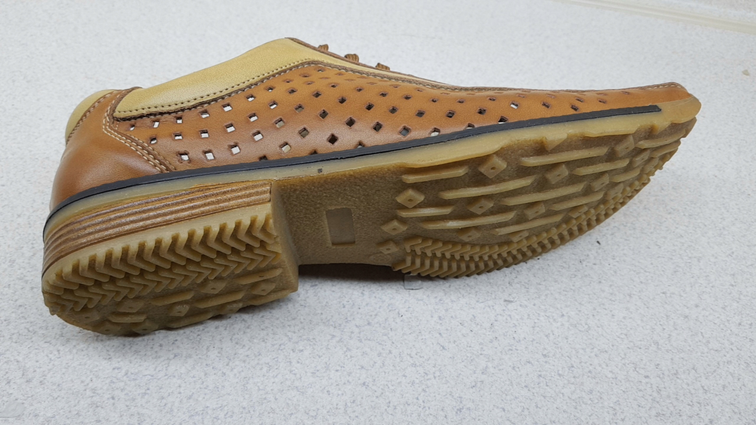 PÓŁBUTY DAMSKIE WYPRZEDAŻ SKÓRA 40 SKÓRZANE SUPER Model --