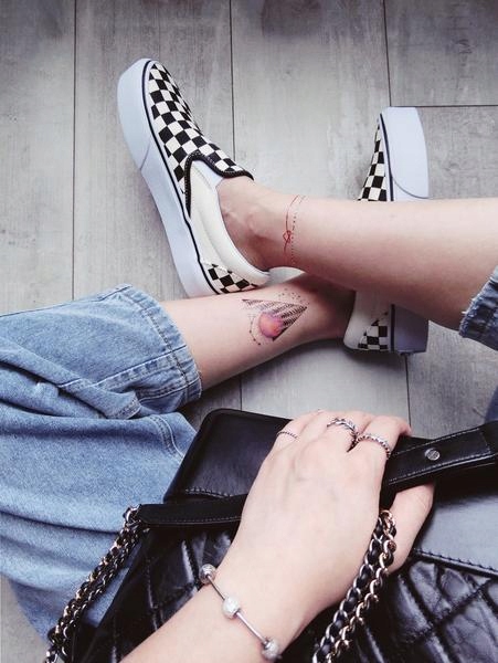 Paperself trójkąty kolorowe na rękę nogę ciało Marka Paperself