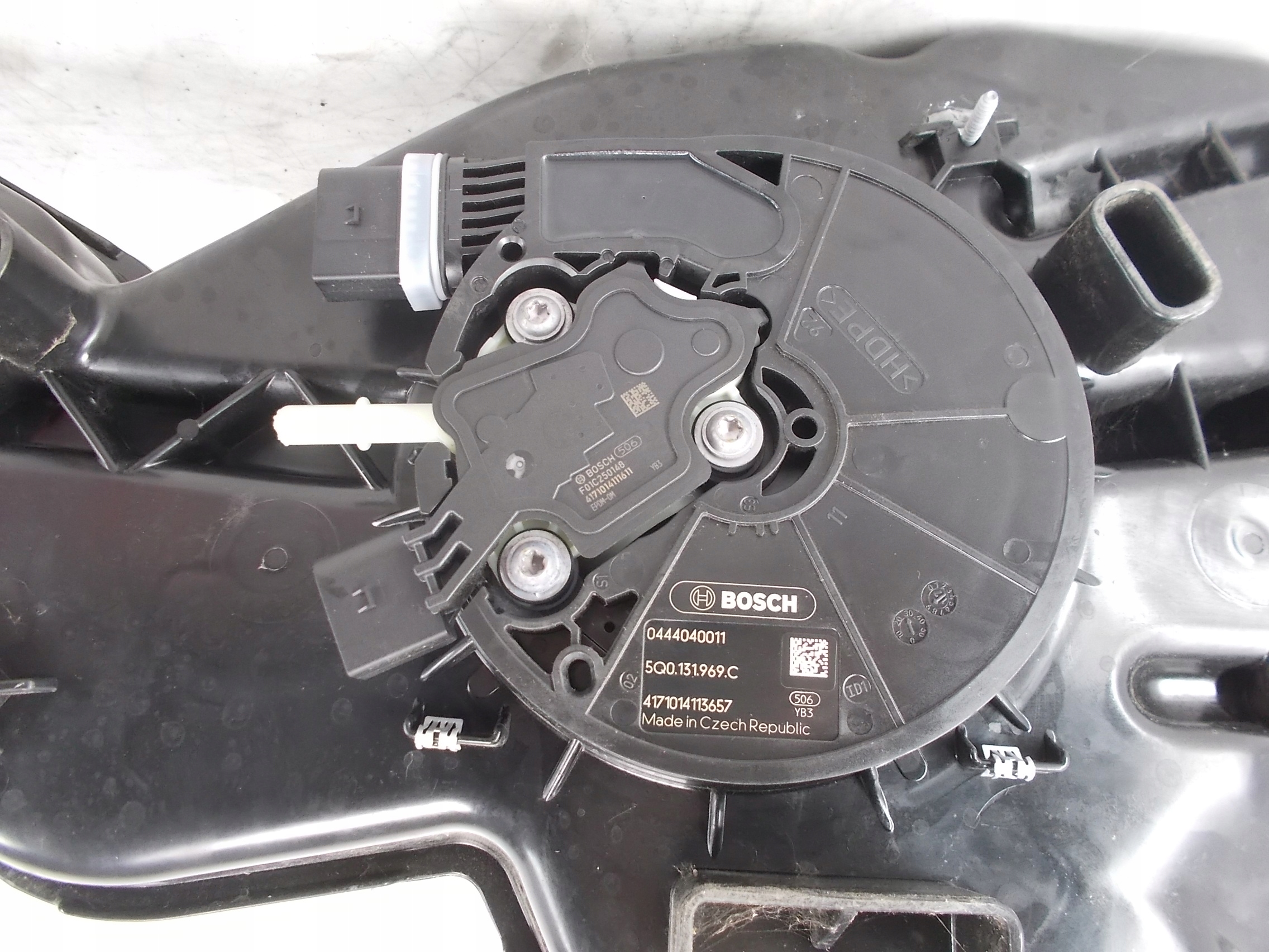 ZBIORNIK ADBLUE POMPKA AD BLUE SHARAN 7N 2018 Engine Type Diesel