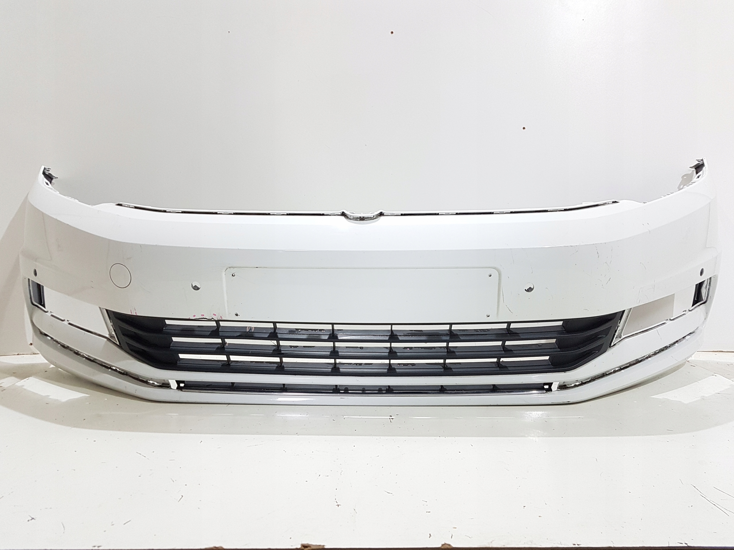 ZDERZAK PRZEDNI PRZÓD VW TOURAN II 15- 5TA807221