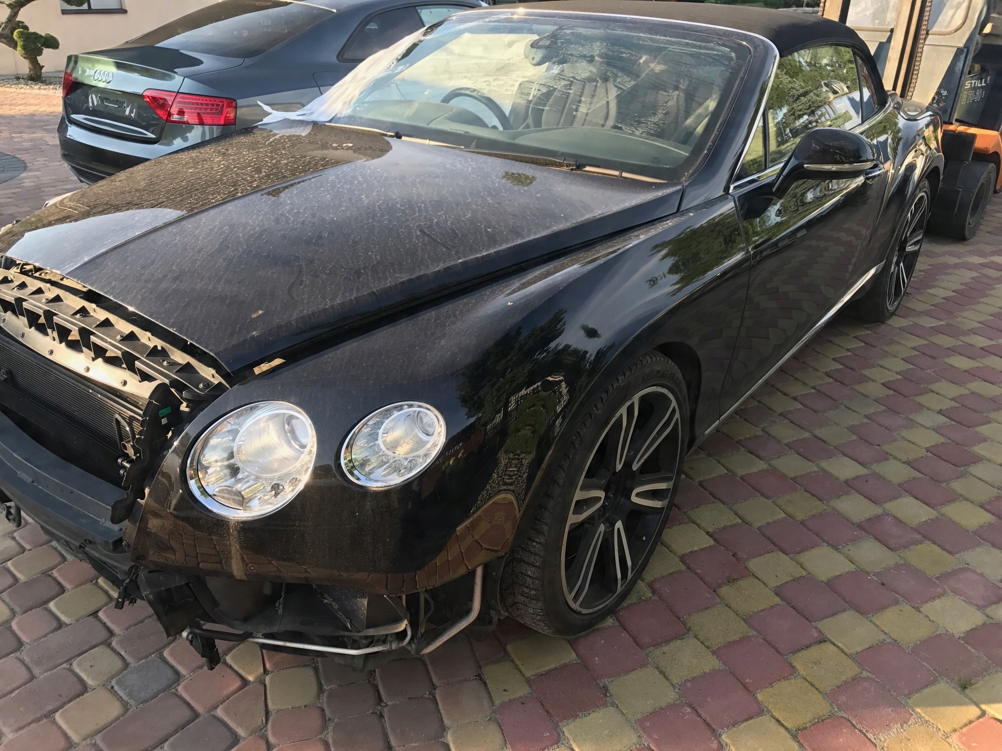 БЕНТЛИ КОНТИНЕНТАЛЬ GTCw7 РЕСТАЙЛИНГ CABRIO ЧЕТВЕРТЬ ЗАД.