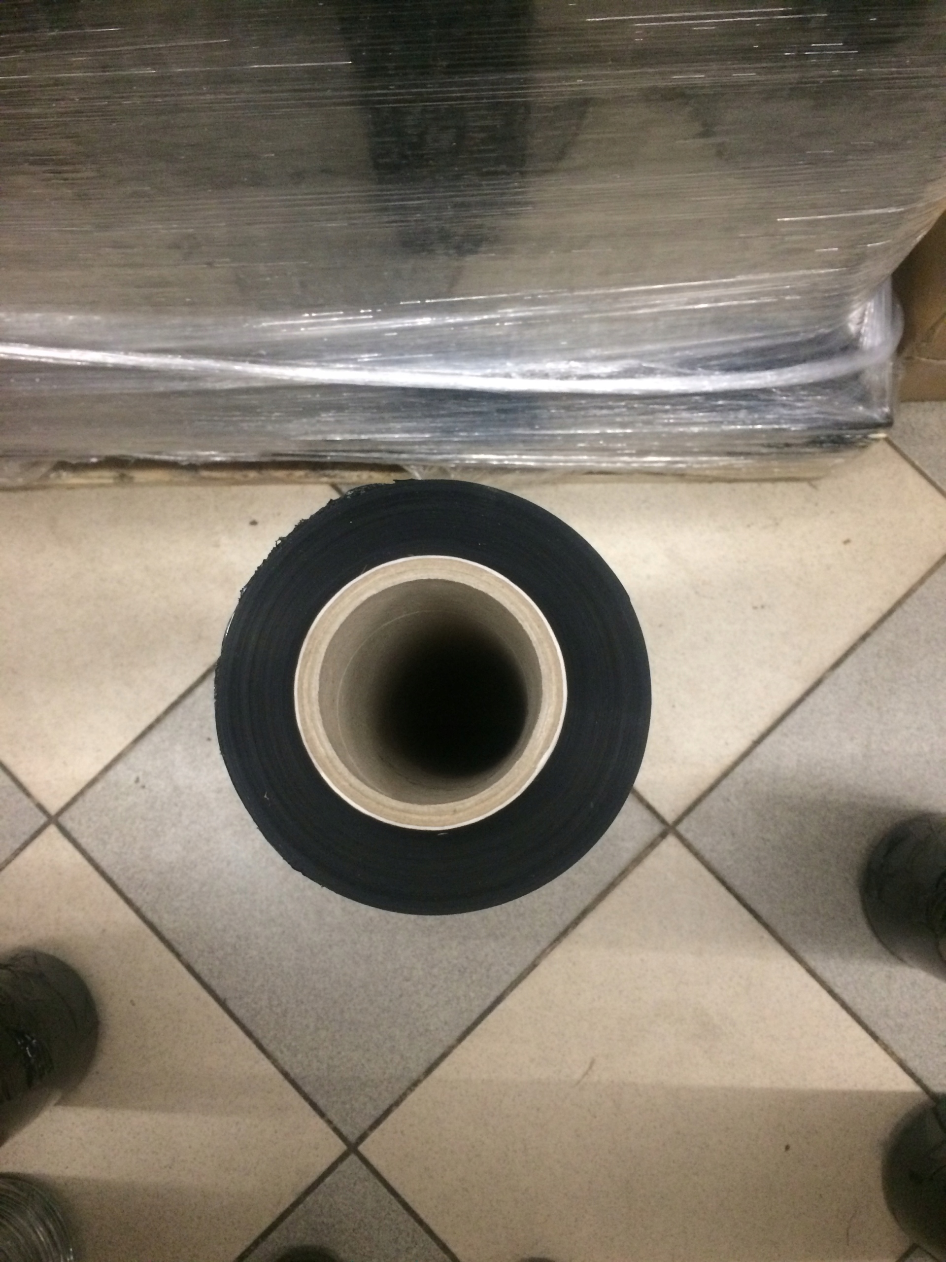 FOLIA STRETCH STRECZ CZARNA ROLKA 3 KG NETTO 2,8 ! Waga netto folii 2.8 kg