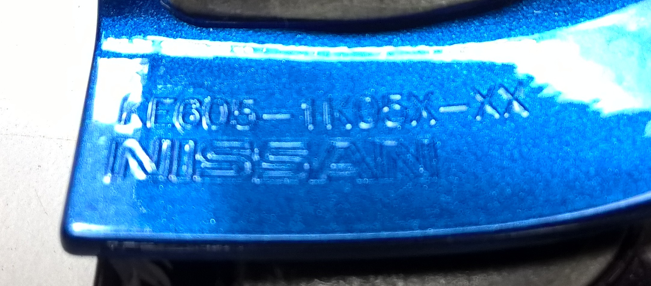 NISSAN JUKE LIFT NAKŁADKA KLAMKI ZEWNĘTRZNEJ ORYG Typ samochodu Samochody osobowe