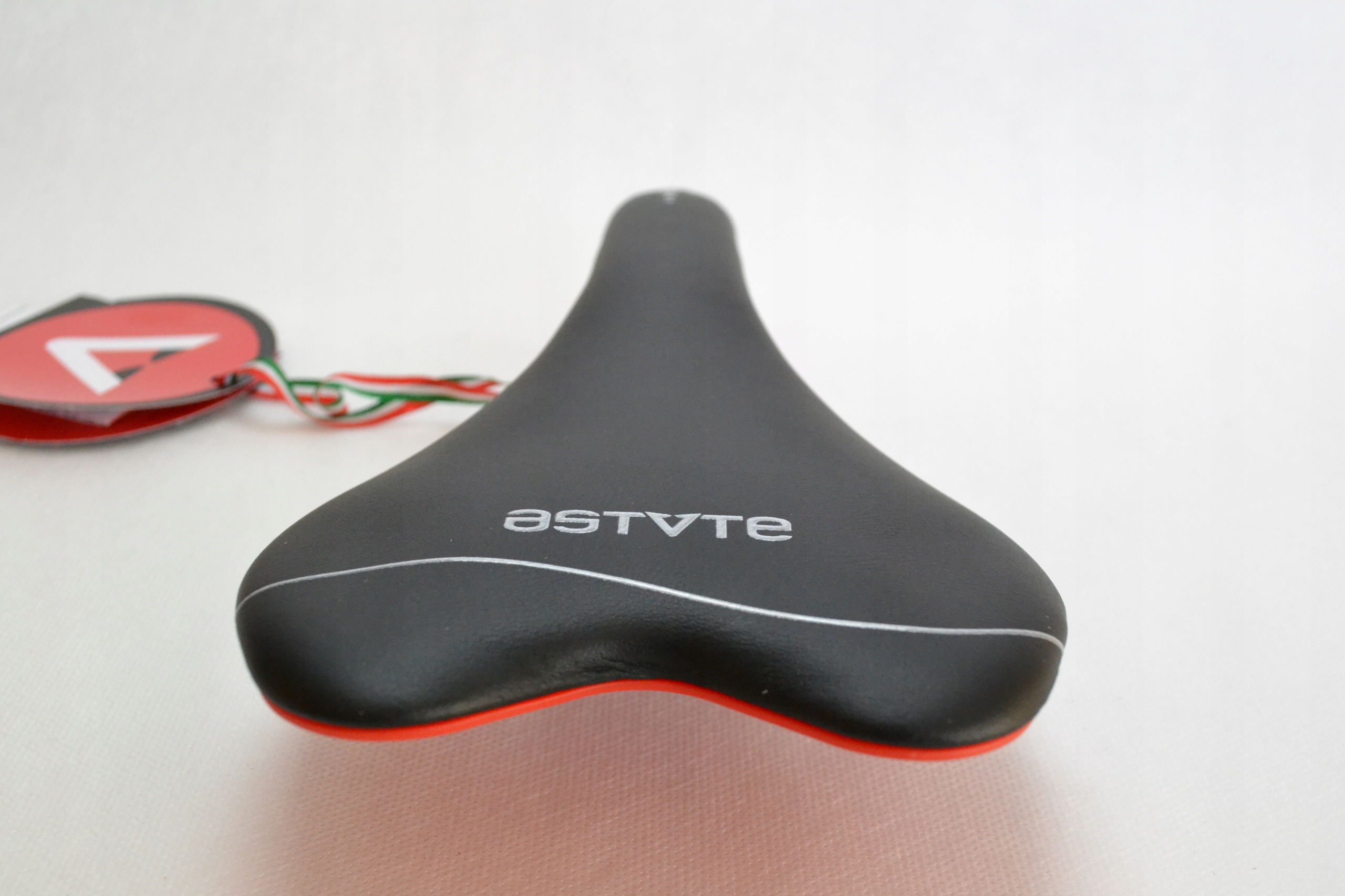 Siodełko rowerowe Astute Skyline SR /R3/ Model skylite vt