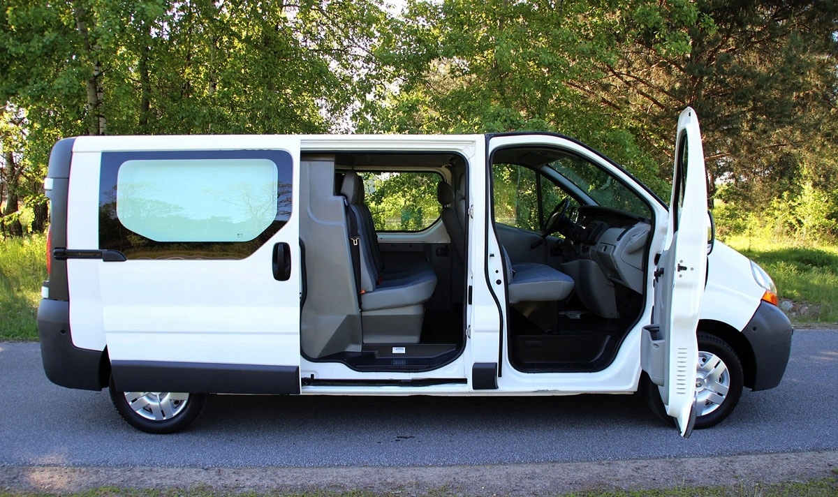 POKROWCE RENAULT Trafic 6 osób Brygadówka Doka Model Renault Trafic II Opel Vvaro