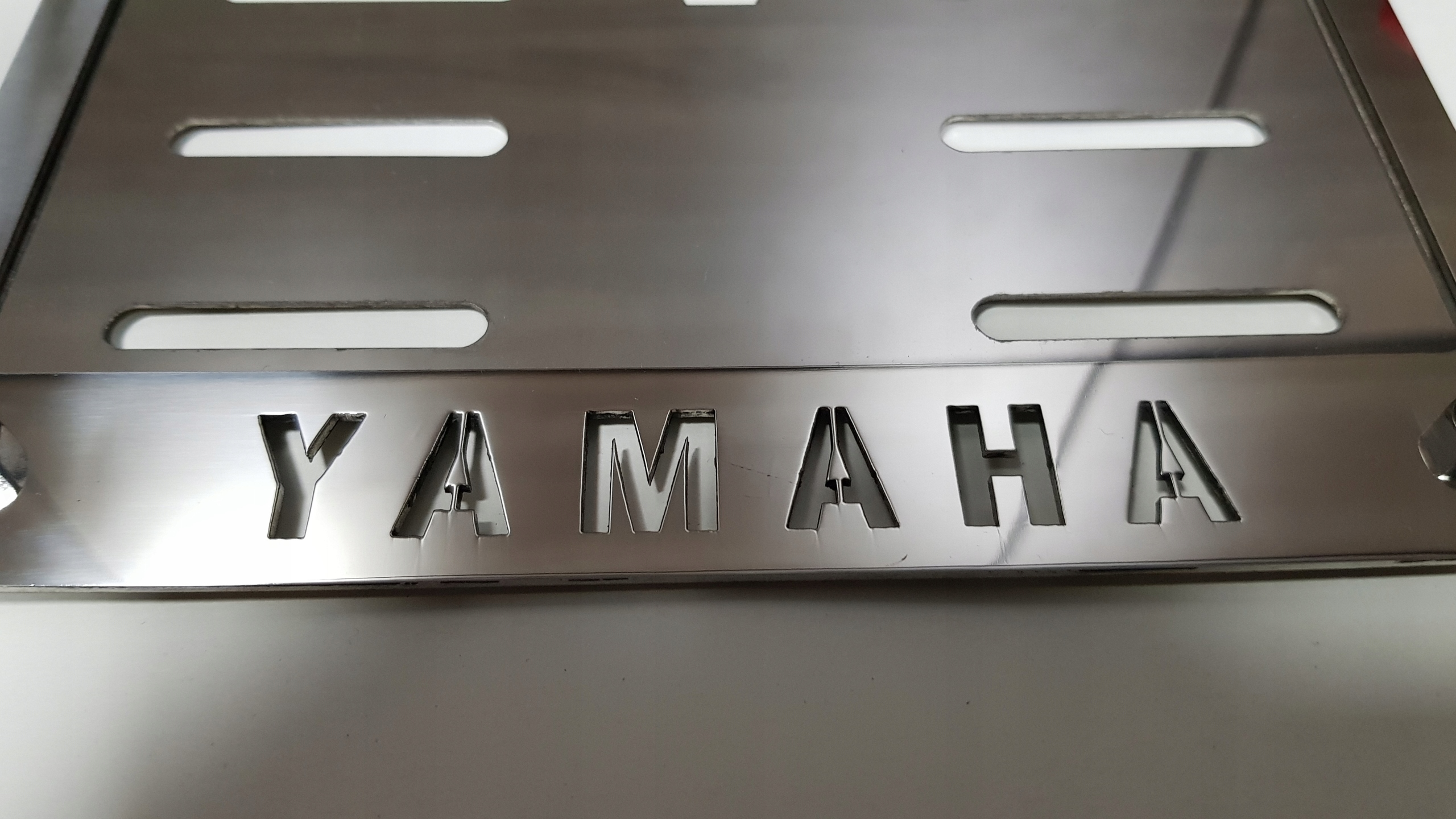 РАМКА НОМЕРНОГО ЗНАКА МОТОЦИКЛА YAMAHA