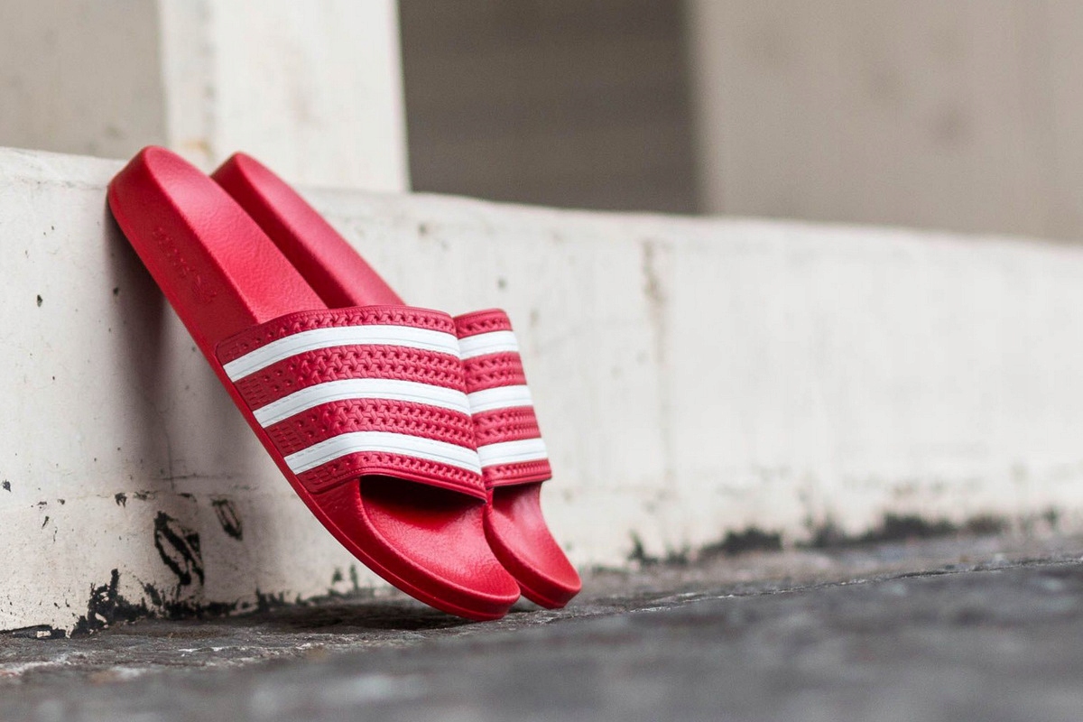 

Adidas Originals Adilette Slides Klapki