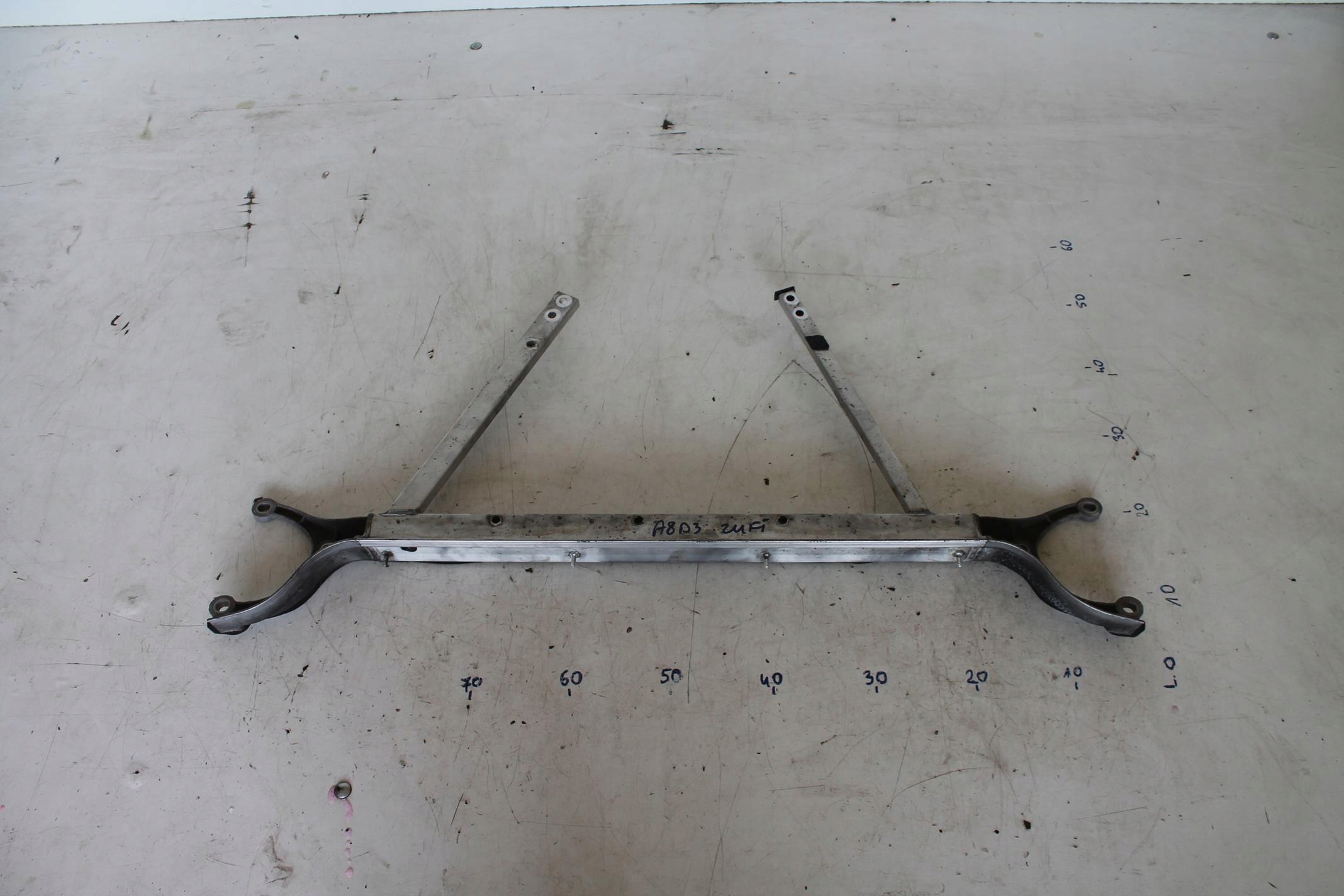 brace console KIELICHOW 4E1805253F AUDI A8 D3